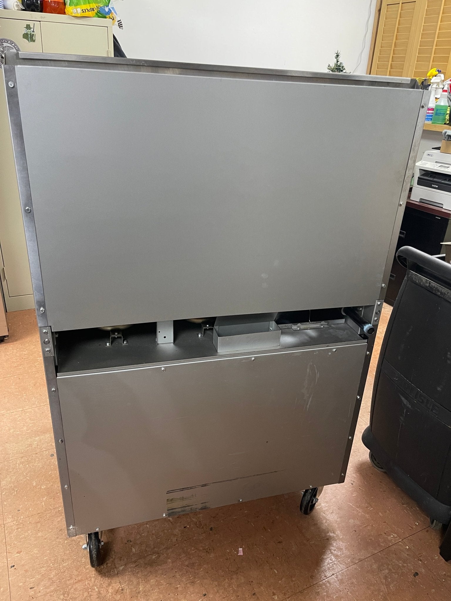 Used 36" Dukers DCR36 - 2B24GM Gas Range with 2 Burners & 24″ Flat Top Griddle - Falcon Restaurant Supply - 5