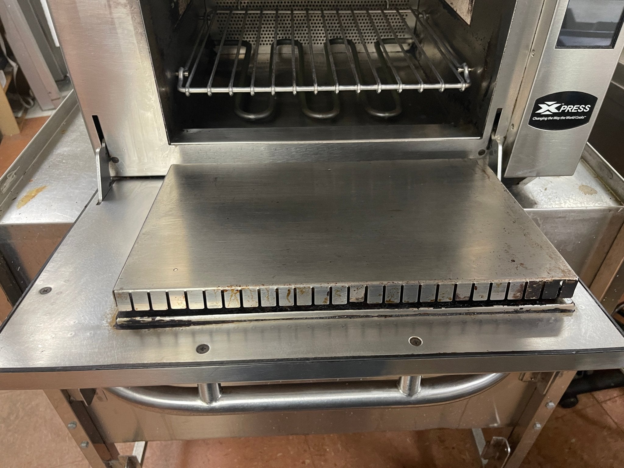 Used 2010 Amana AXP20QT Accelerated Oven 2359Hrs 204712 Cycles - 220V - Falcon Restaurant Supply - 3