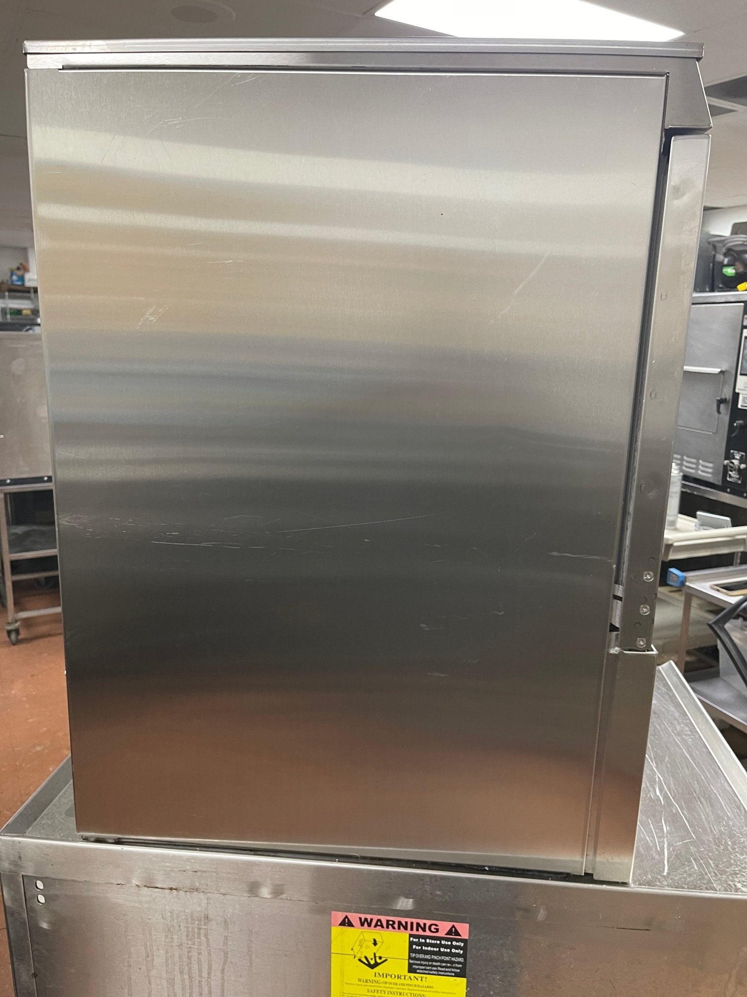 Used Hobart LXEC Low - Temperature Undercounter Chemical Sanitizing Dishwasher, 120V - Falcon Restaurant Supply - 5