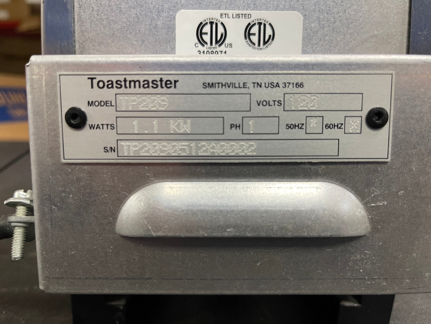 Toastmaster TP209 Standard 2 Slice Pop-up Commercial  Bread Toaster 120V