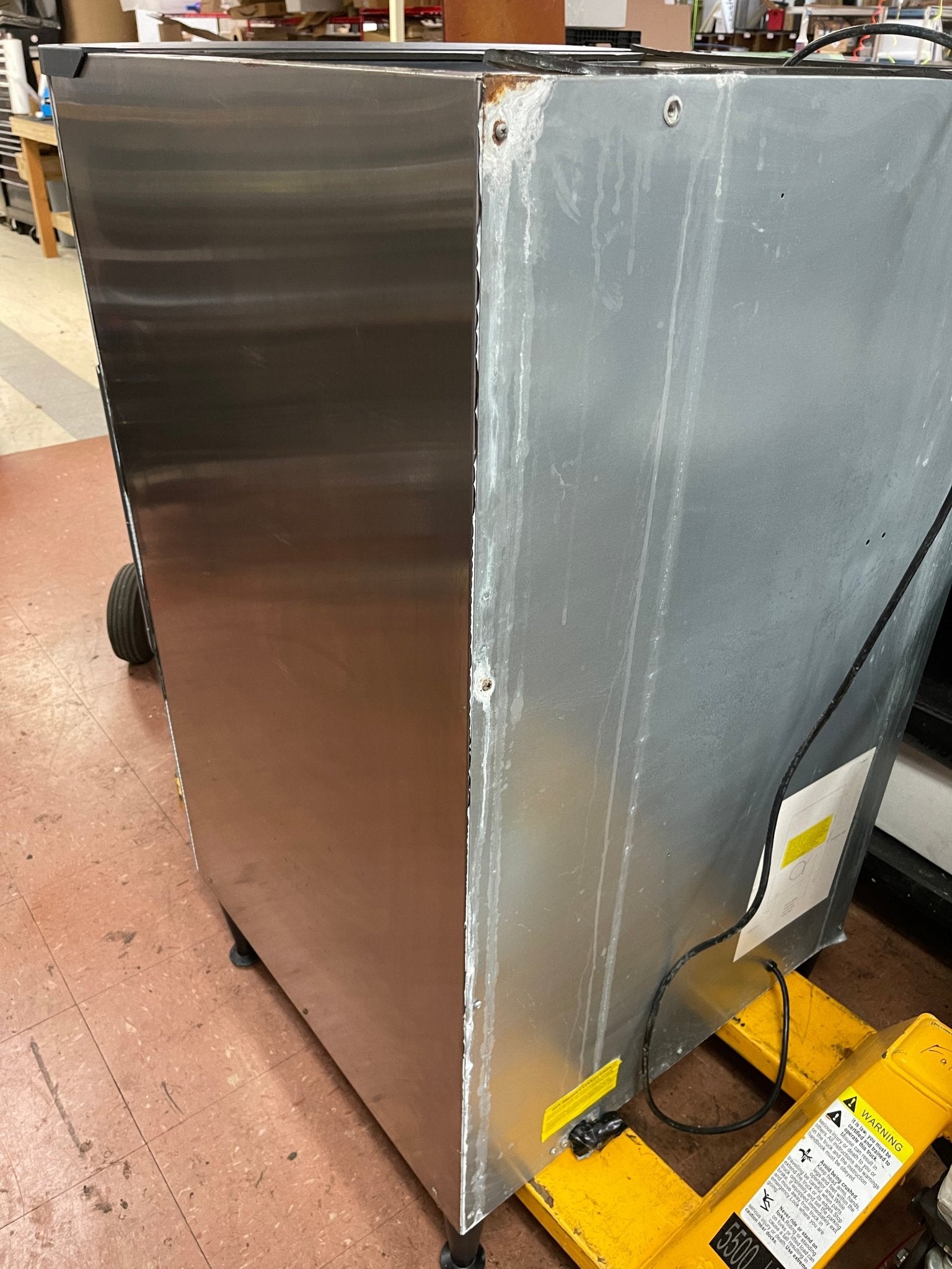 Used Scotsman HD30B - 1H Floor Model Cube Ice Dispenser Bin 180lb Storage 120V - Falcon Restaurant Supply - 8