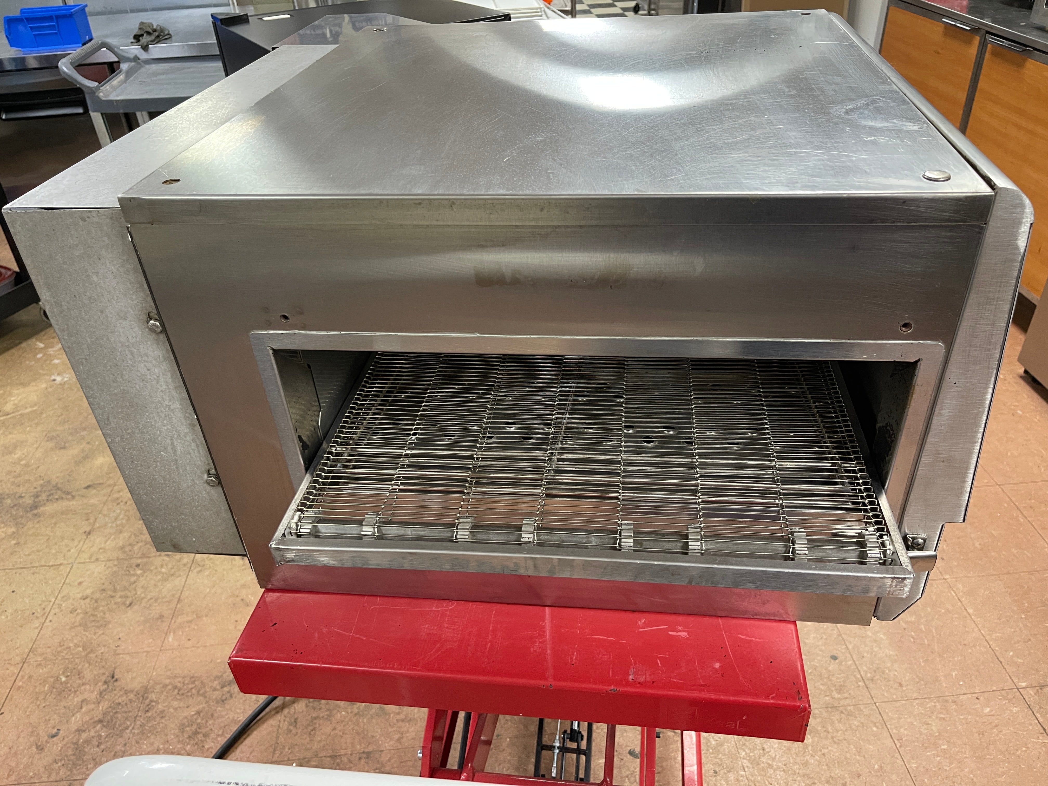 Used 37" Star UM-1833A Countertop Commercial Pizza Conveyor Oven - 208V 1PH