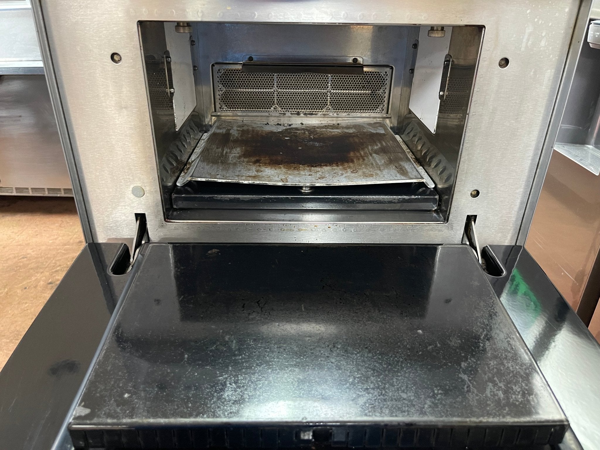 Used Merrychef 402S High-Speed Accelerated Cooking Countertop Oven 220V