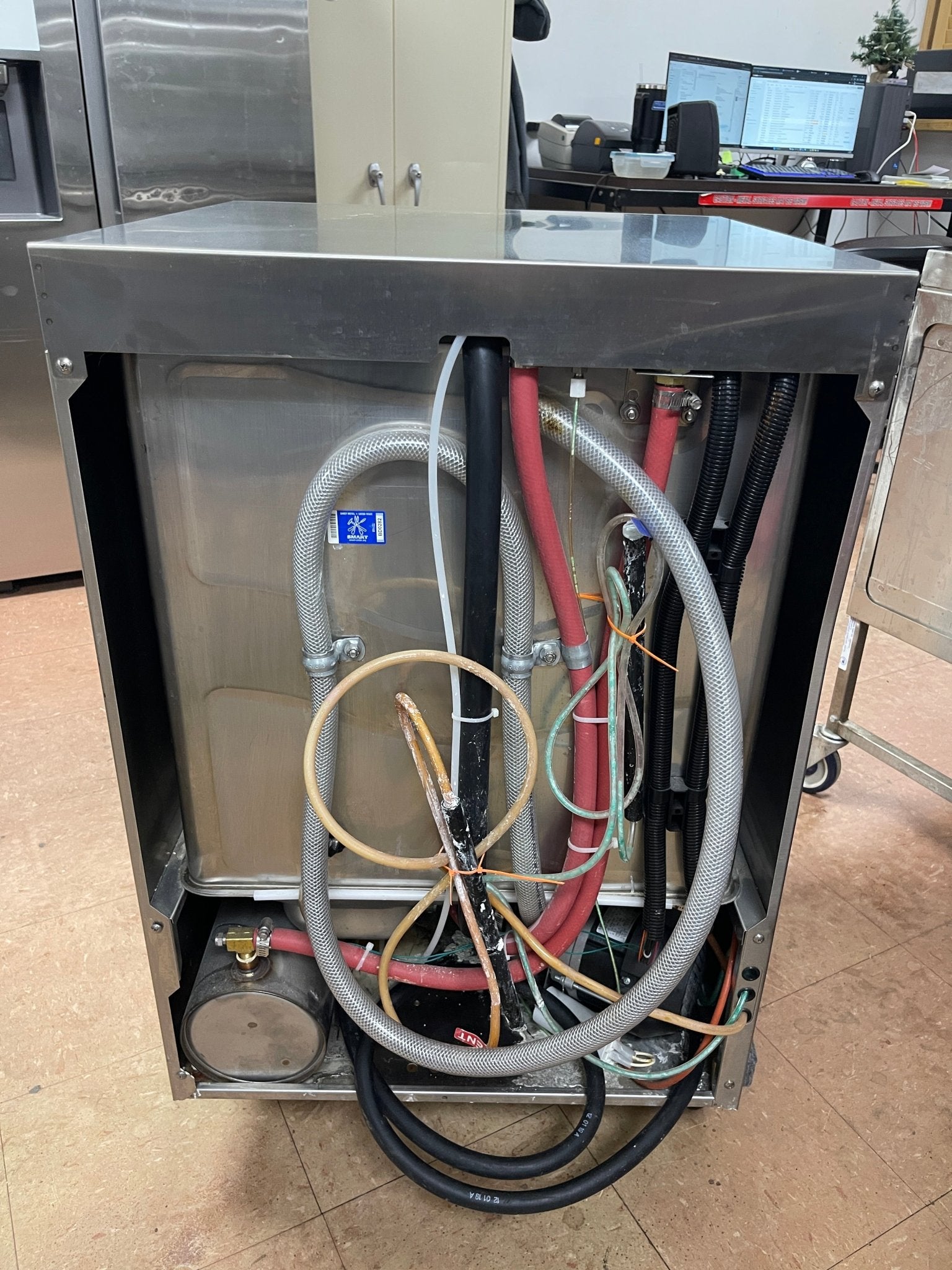 Used Champion UH - 230B High Temperature Undercounter Dishwasher 120 - 208/230V - Falcon Restaurant Supply - 3