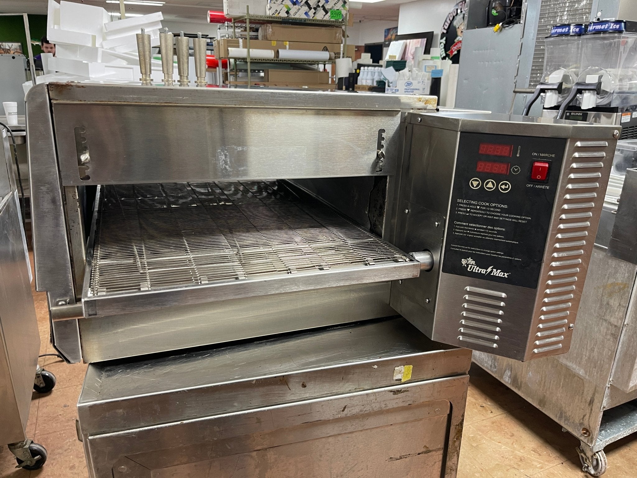 Used 37" Star UM - 1833A Countertop Commercial Pizza Conveyor Oven - 208V 1PH - 3 - Falcon Restaurant Supply - 1