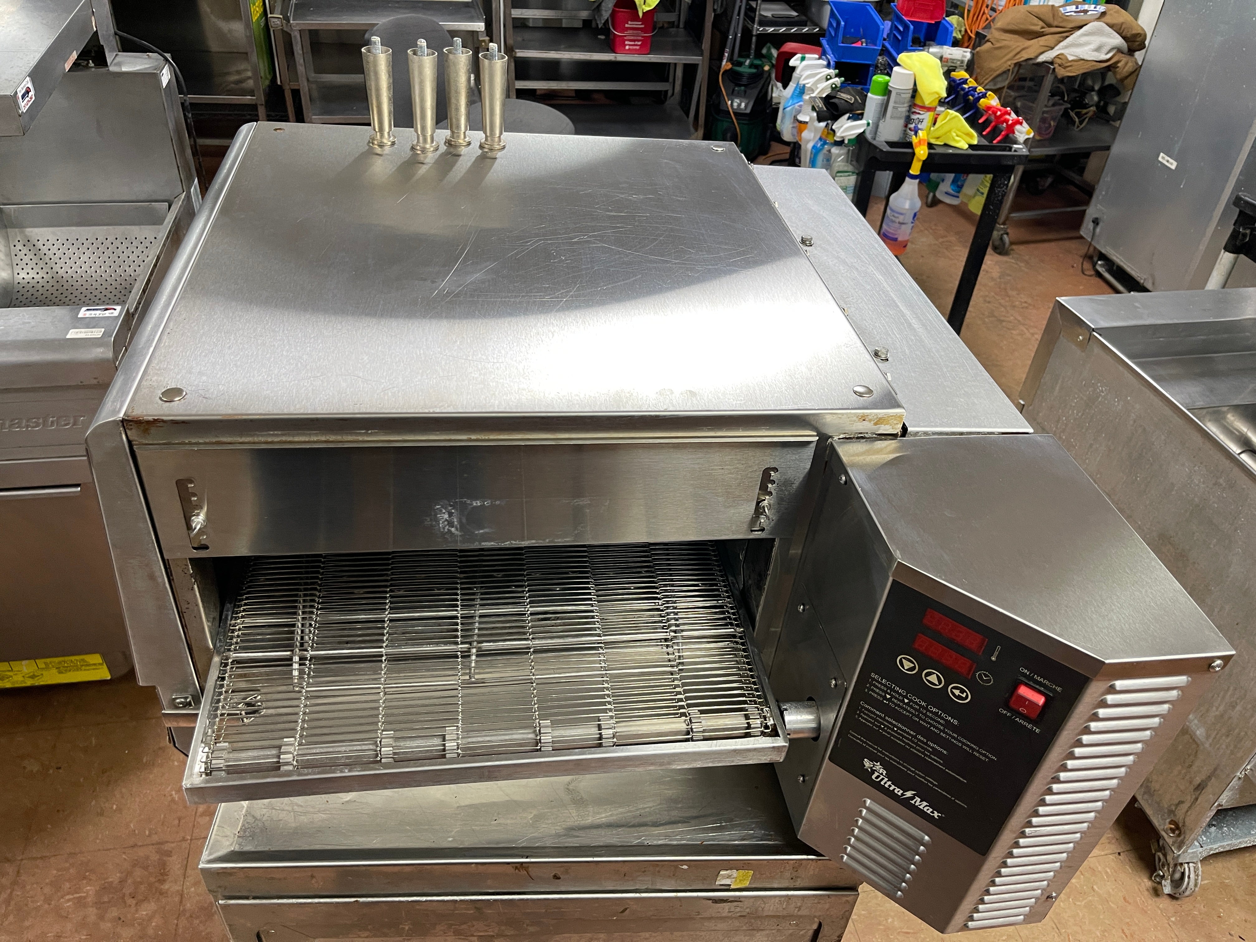 Used 37" Star UM-1833A Countertop Commercial Pizza Conveyor Oven - 208V 1PH - 3