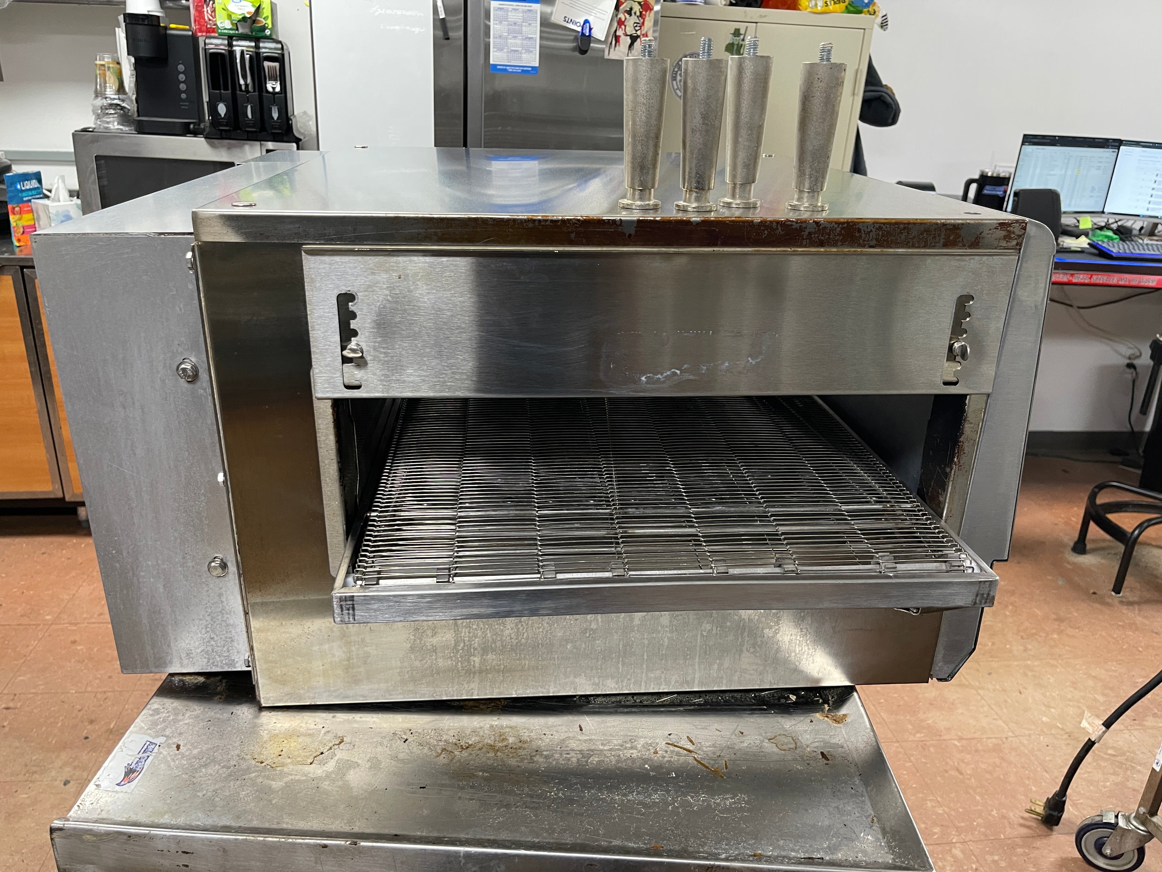 Used 37" Star UM-1833A Countertop Commercial Pizza Conveyor Oven - 208V 1PH - 3