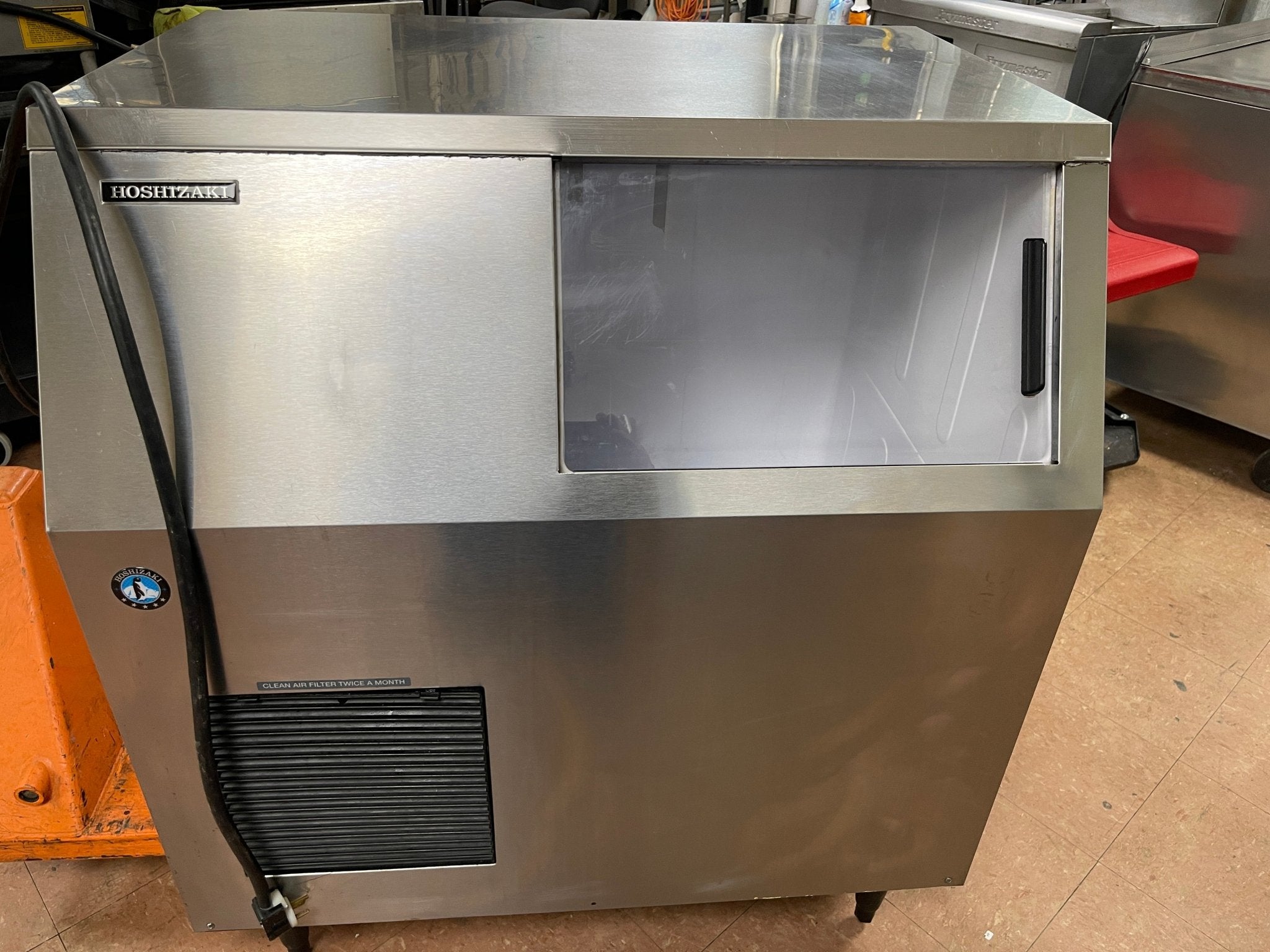 Used Hoshizaki F - 500BAJ Self Contained 536lb Flaker Ice Machine Air Cooled 120V - Falcon Restaurant Supply - 1