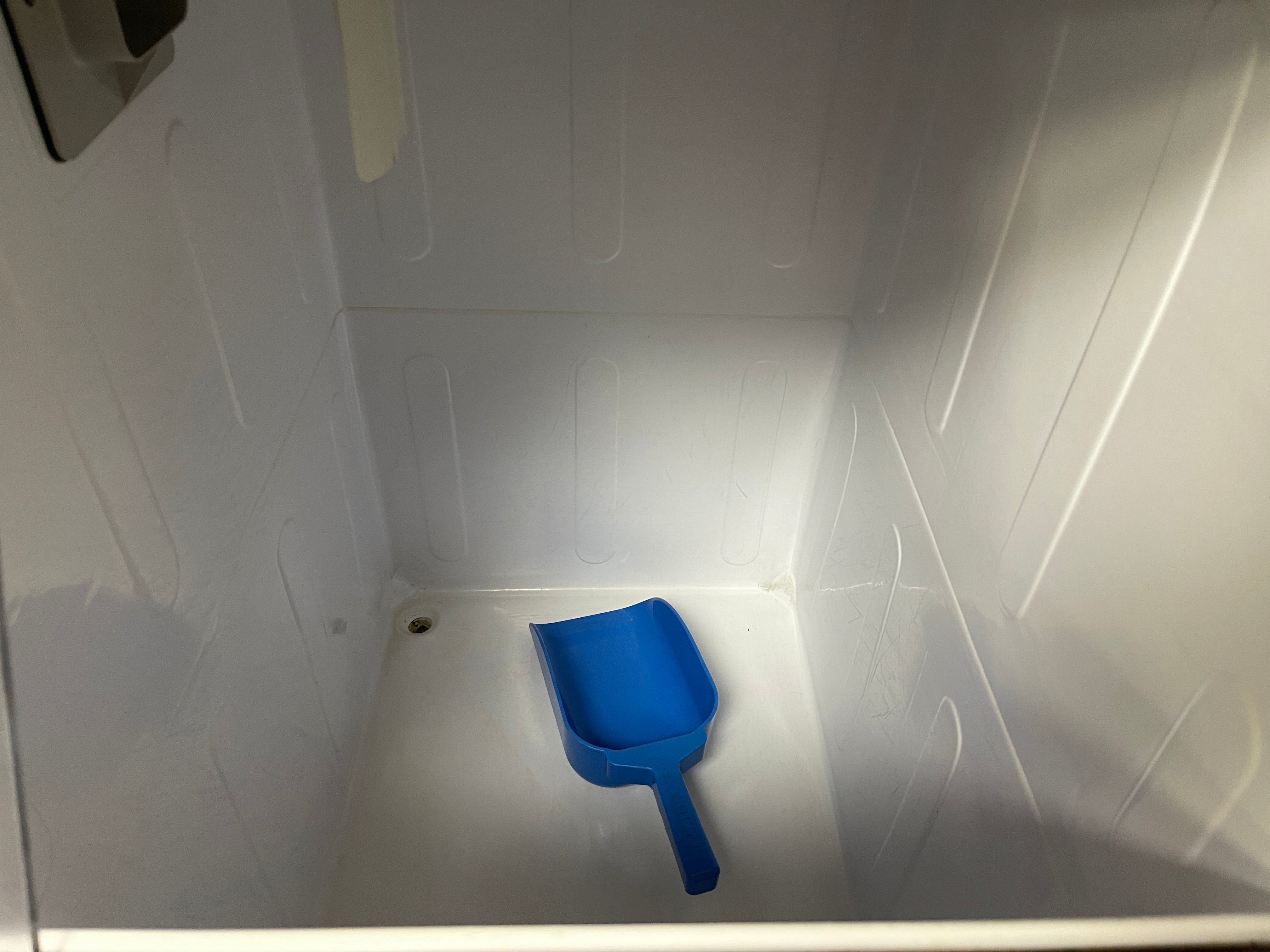 Used Hoshizaki F-500BAJ Self Contained 536lb Flaker Ice Machine Air Cooled 120V