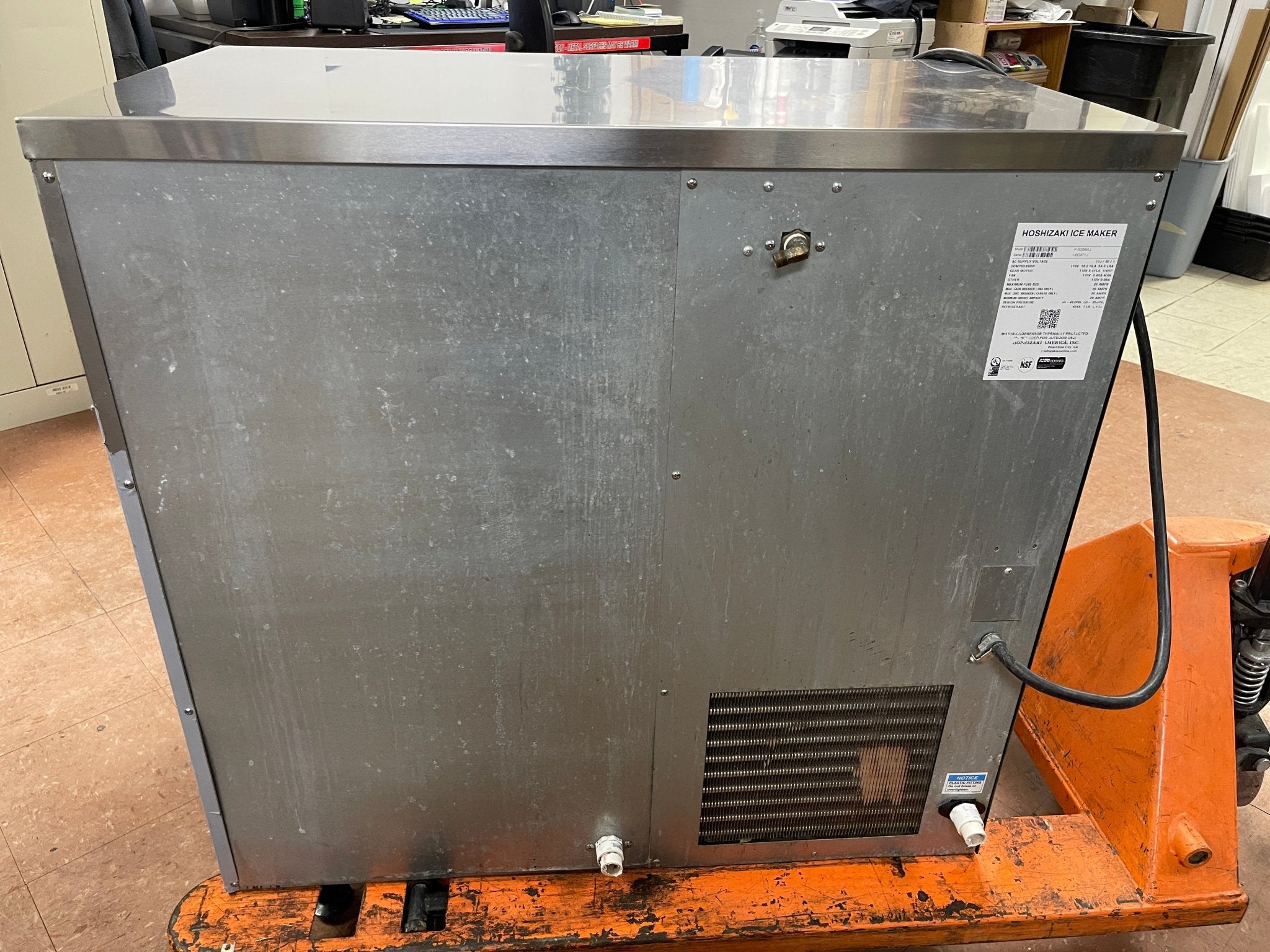 Used Hoshizaki F - 500BAJ Self Contained 536lb Flaker Ice Machine Air Cooled 120V - Falcon Restaurant Supply - 4