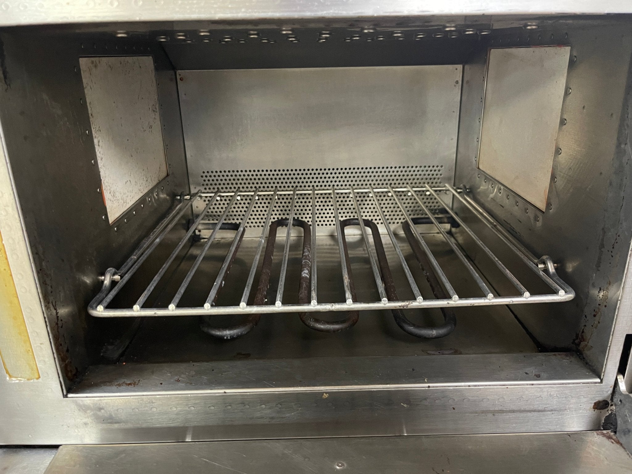 Used 2014 Amana Menumaster MXP22QT Accelerated Oven 220V - 1802Hrs - Falcon Restaurant Supply - 2