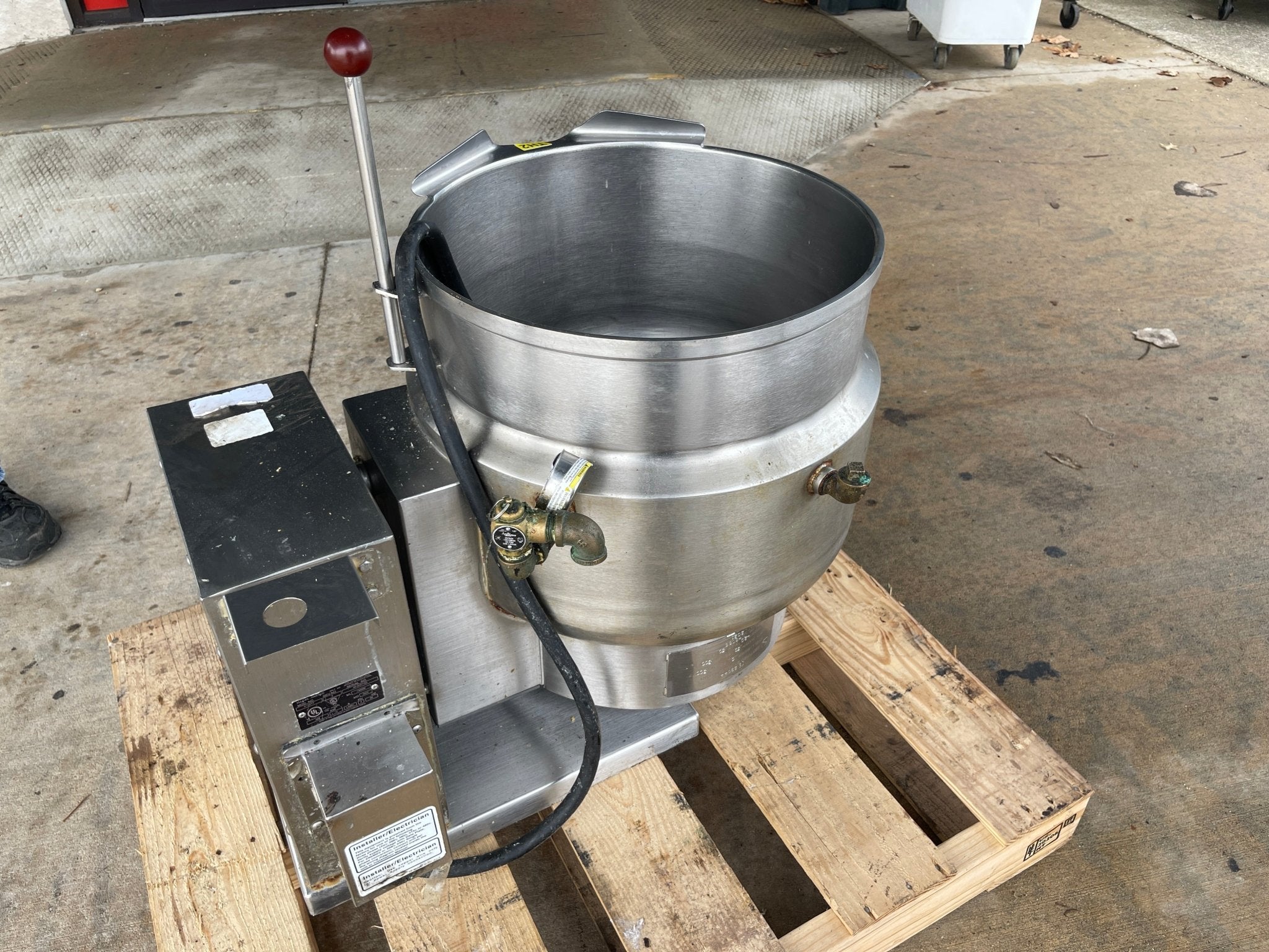 Used 2021 Vulcan K12ETT 12 Gallon Tilting Electric Steam Jacketed Kettle 480V 3PH - TH2 - Falcon Restaurant Supply - 3