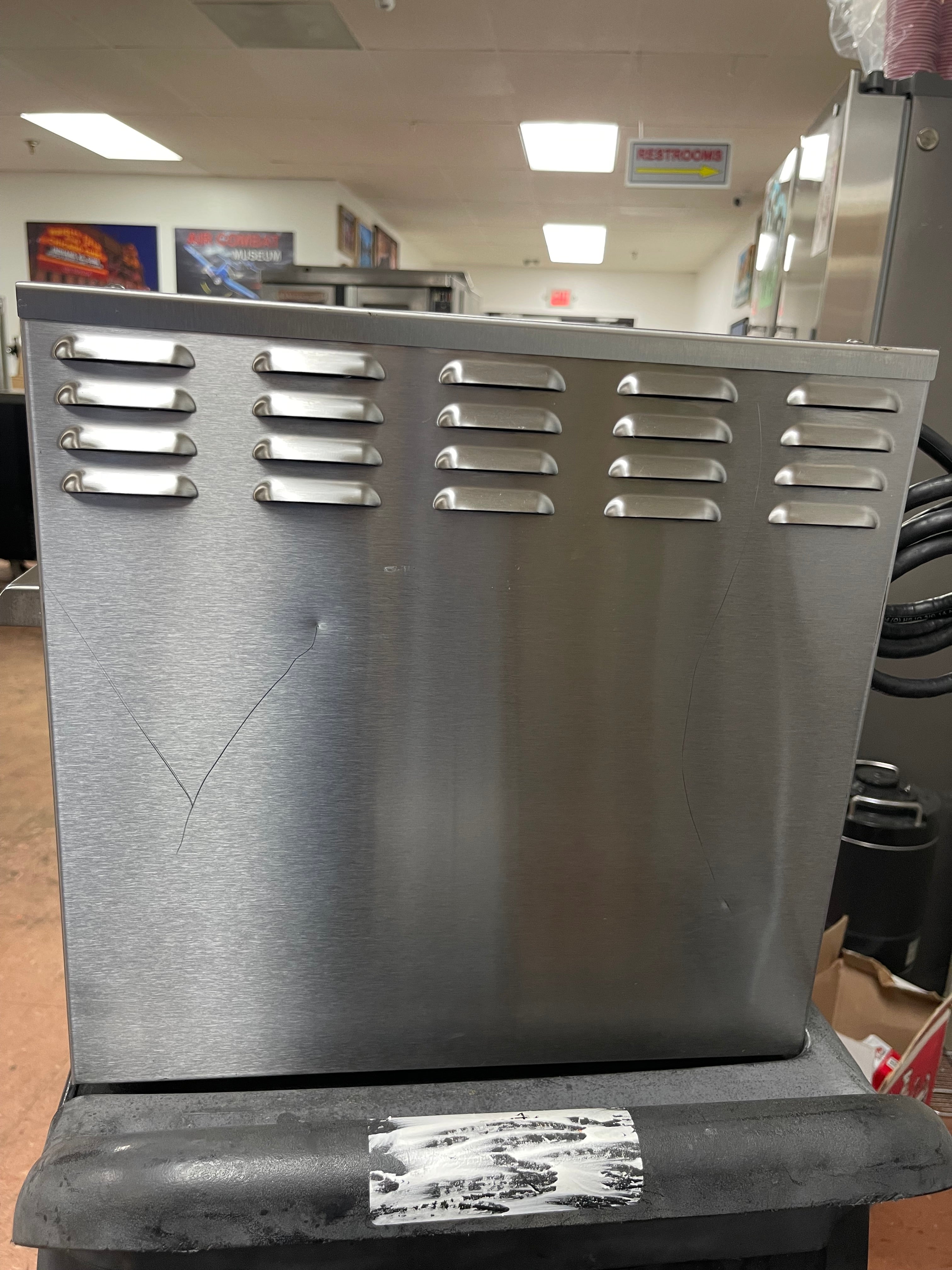 Used Carter Hoffmann VCNH3W25 Crisp N Hold Heated Food Warming Cabinet 120V