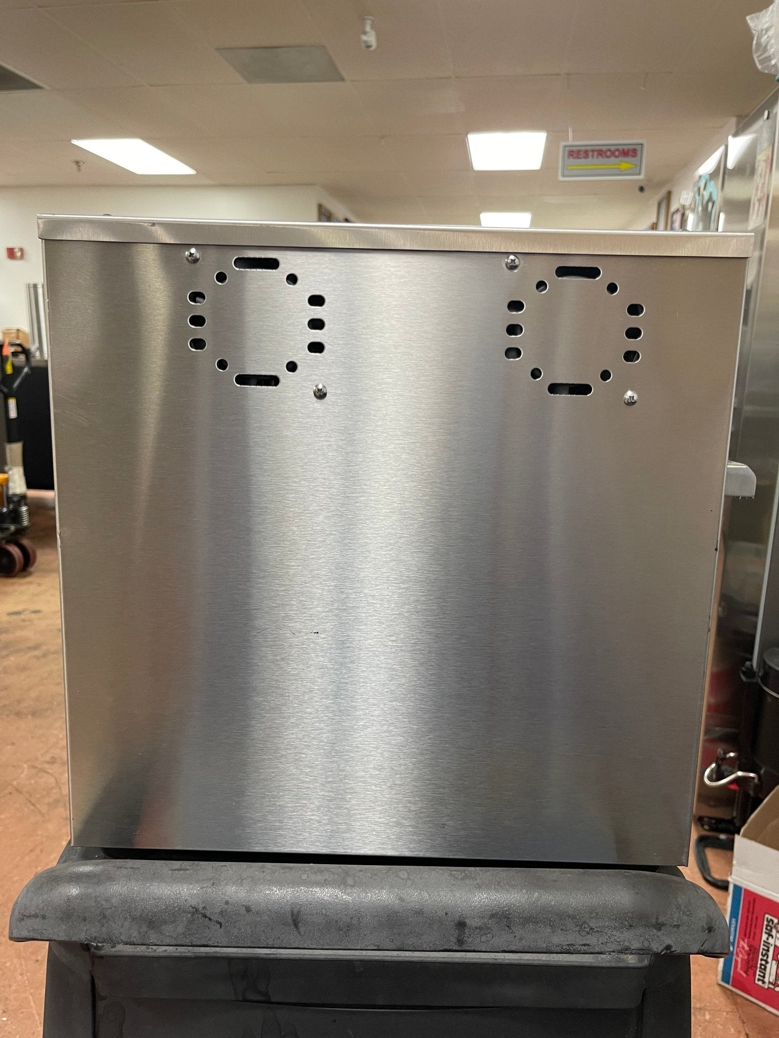 Used Carter Hoffmann VCNH3W25 Crisp N Hold Heated Food Warming Cabinet 120V - Falcon Restaurant Supply - 8