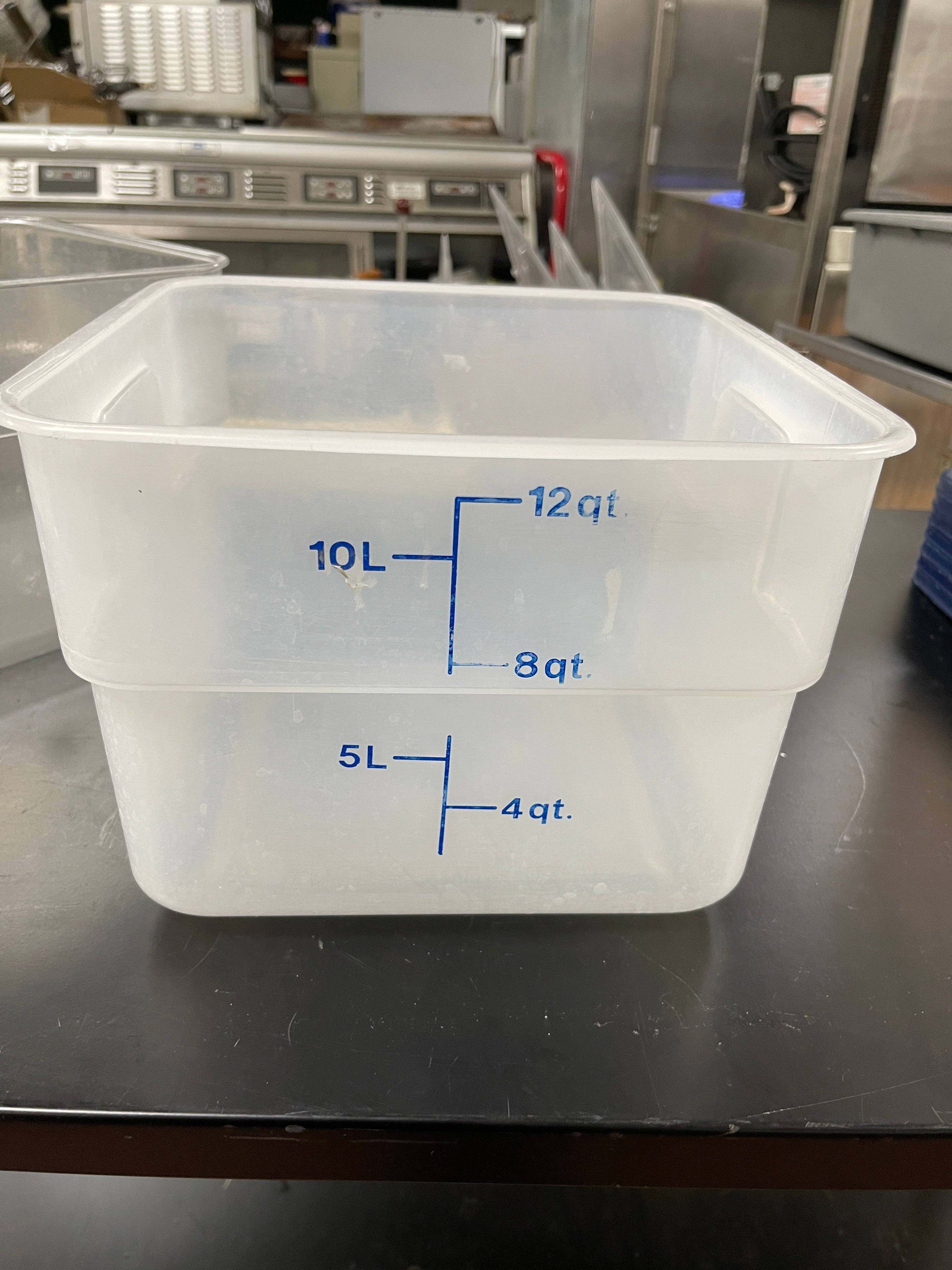 Used Cambro CamSquares 12 Qt. White Square Polyethylene Food Storage Container - TH2