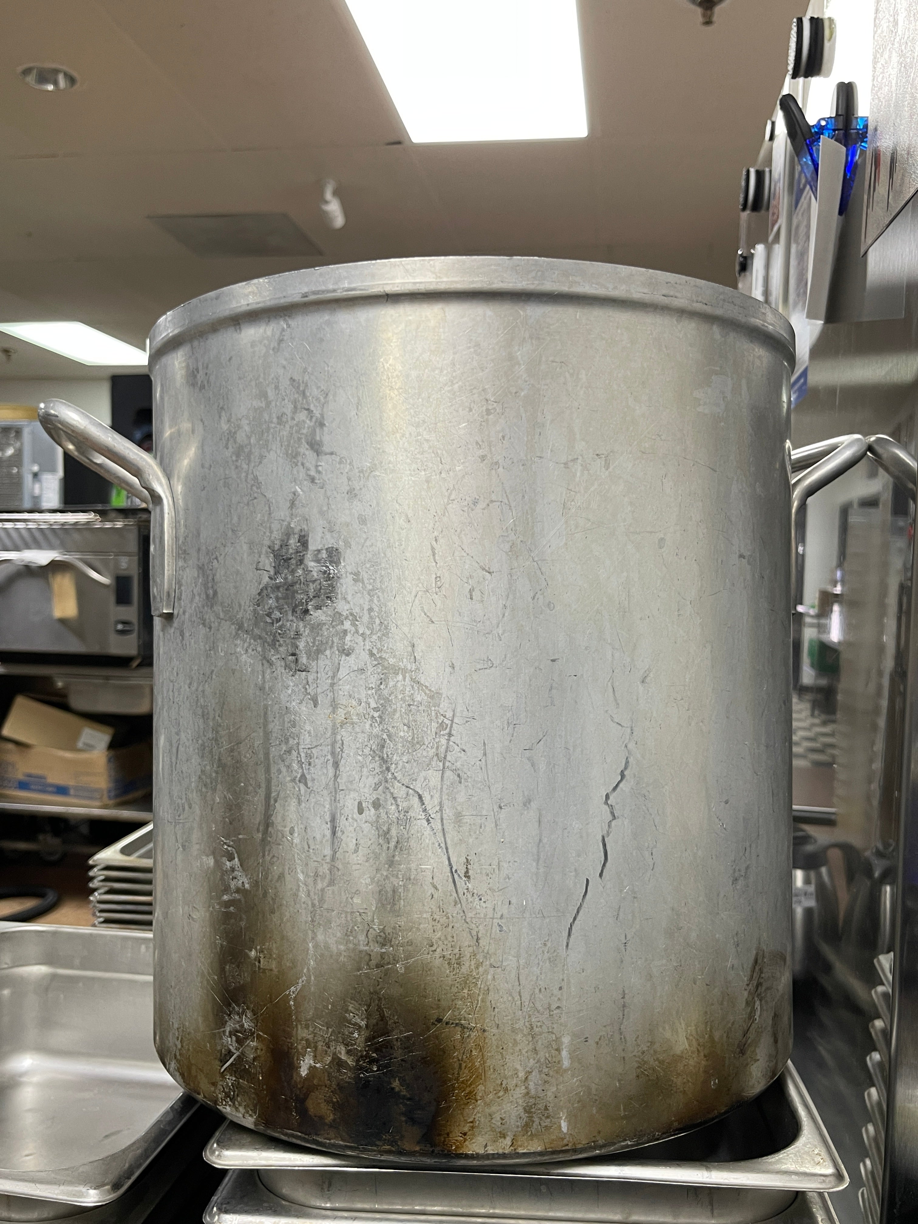 Used Vollrath 67532 Wear-Ever 32 Qt. Classic Aluminum Stock Pot - TH2