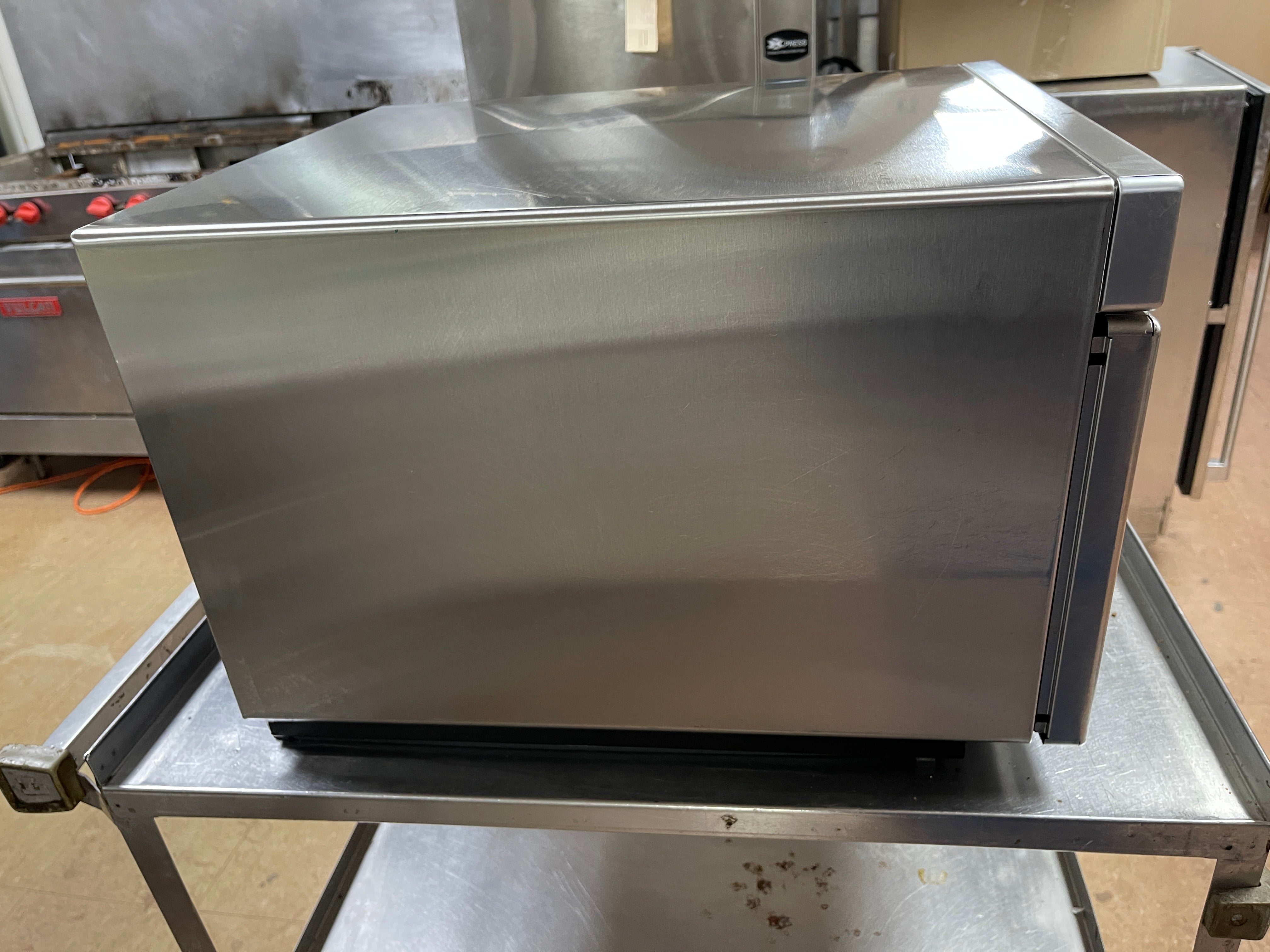 Used 2022 Menumaster MDC12A2 Heavy Volume 1200 Watt Microwave Oven - TH2