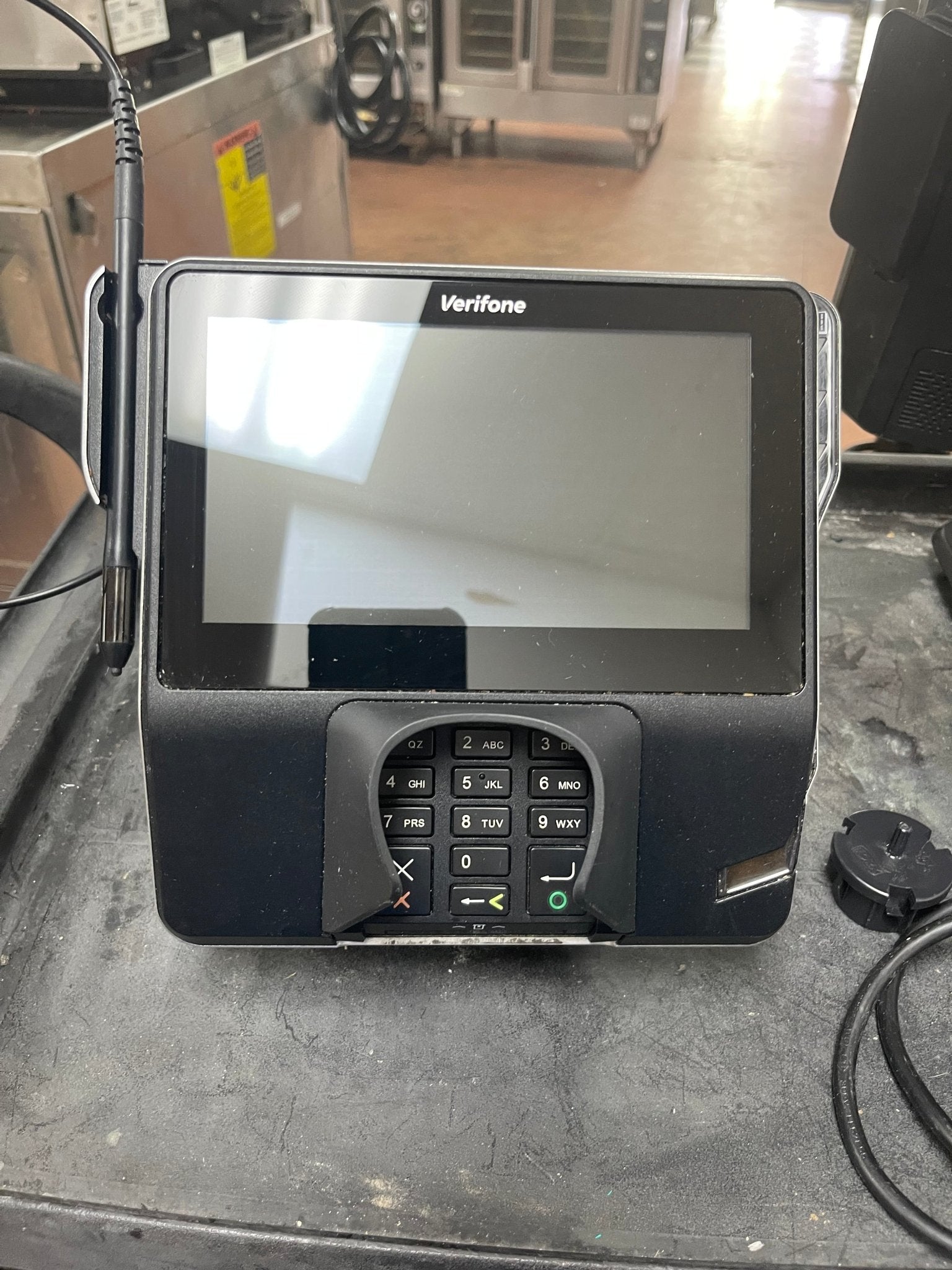 Used Verifone MX925 Card Payment POS Terminal with 23998 USB Cable and Base - Falcon Restaurant Supply - 1