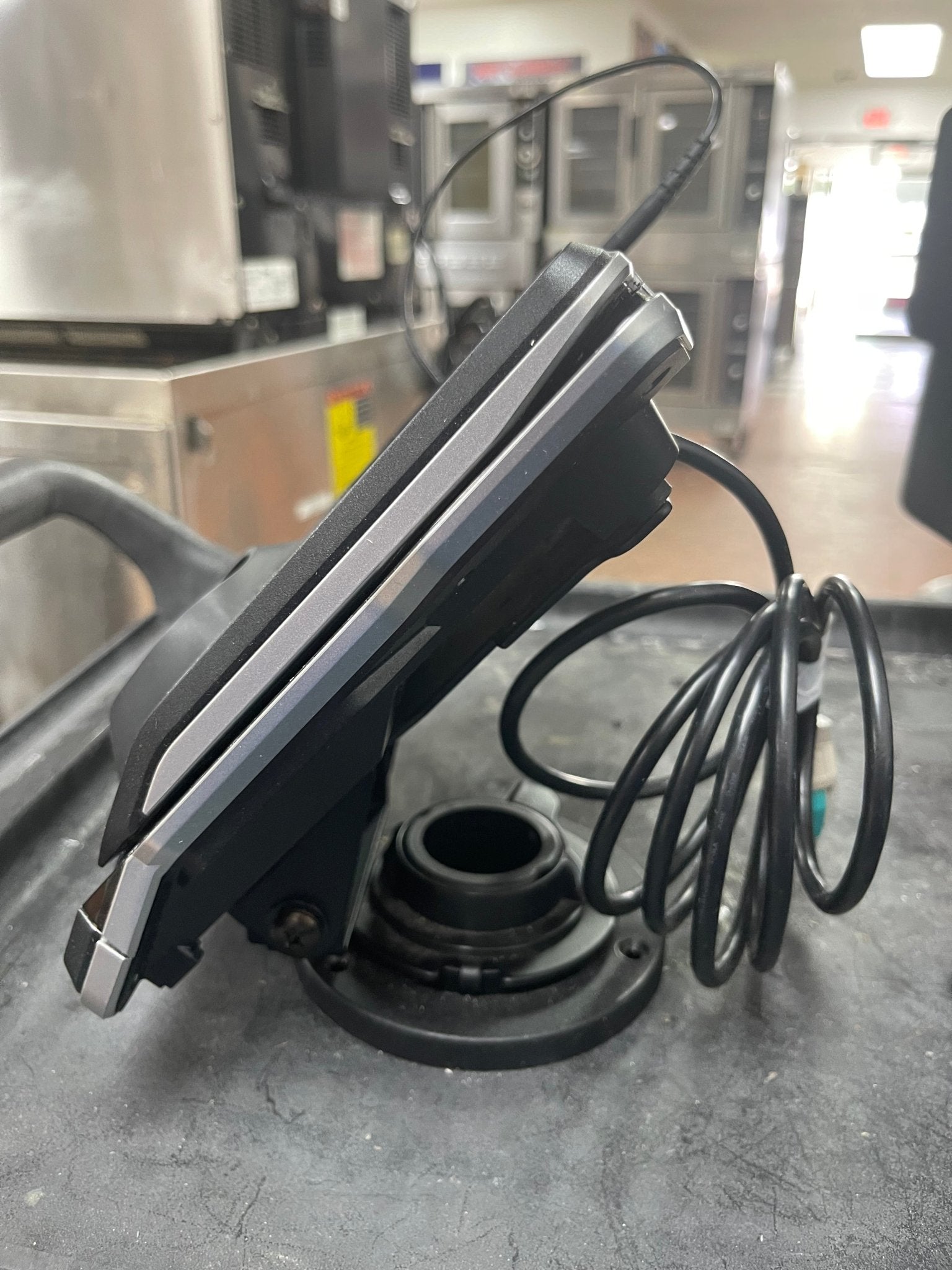 Used Verifone MX925 Card Payment POS Terminal with 23998 USB Cable and Base - Falcon Restaurant Supply - 2