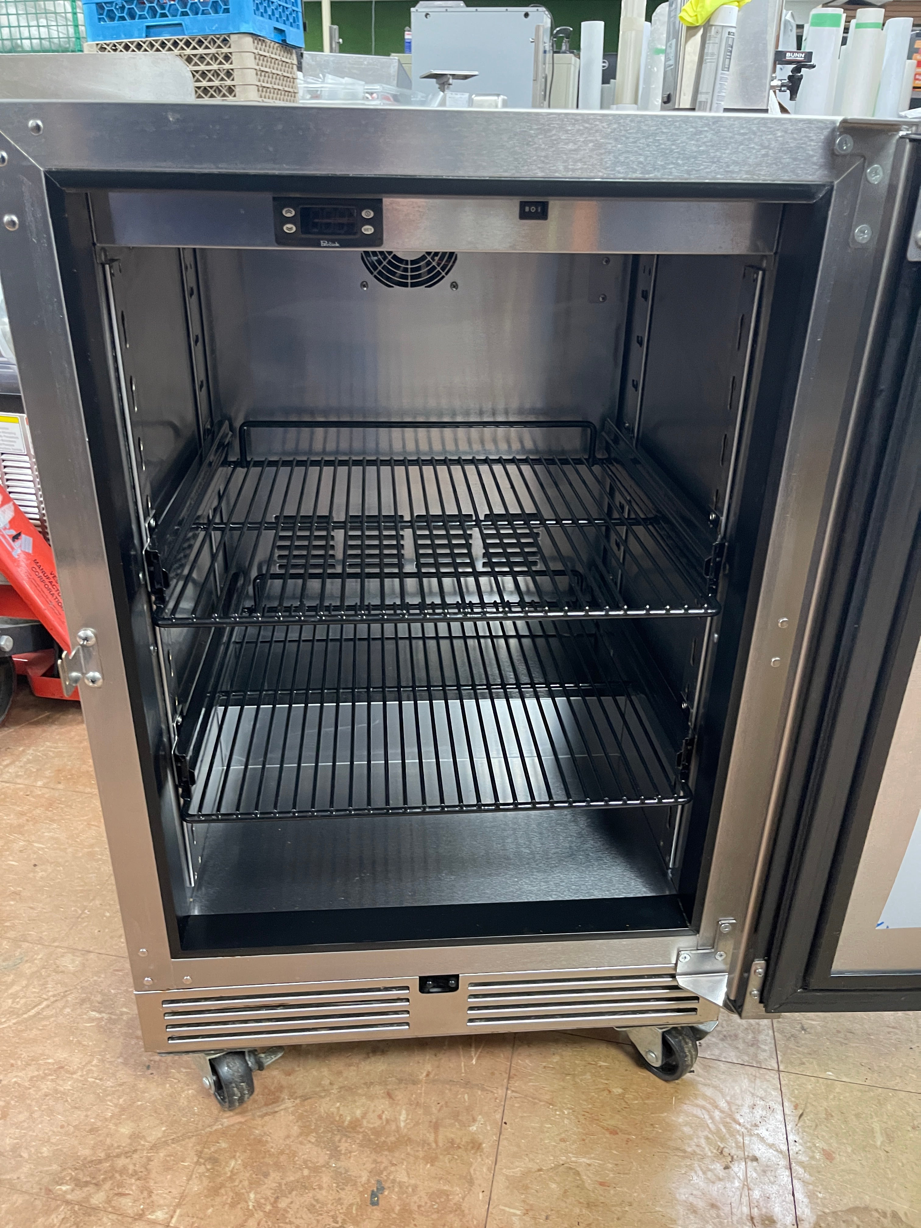 Used 24" Perlick HC24RB41 Undercounter 5.2 cu. ft. Refrigerator with Casters - TH2