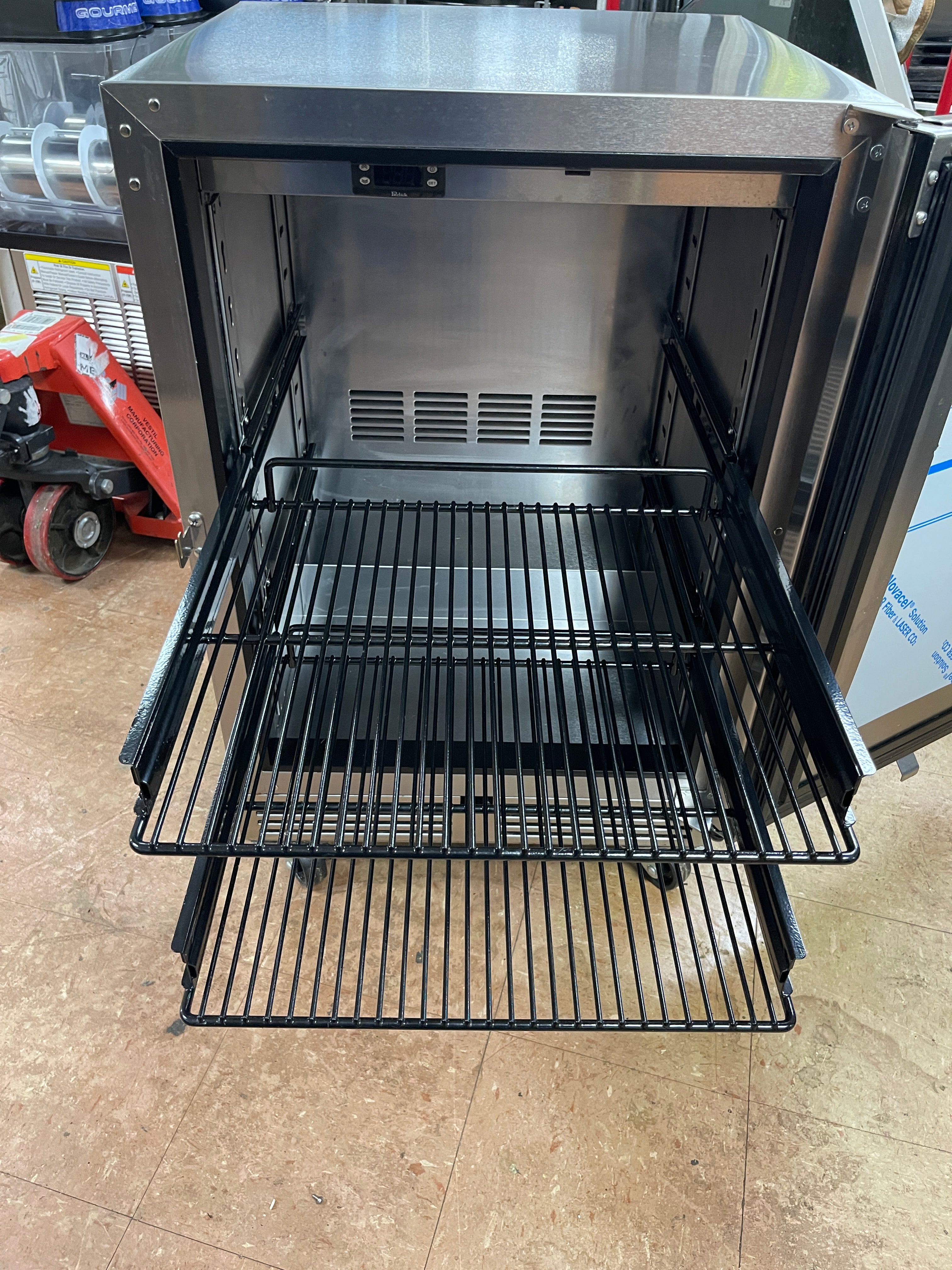 Used 24" Perlick HC24RB41 Undercounter 5.2 cu. ft. Refrigerator with Casters - TH2