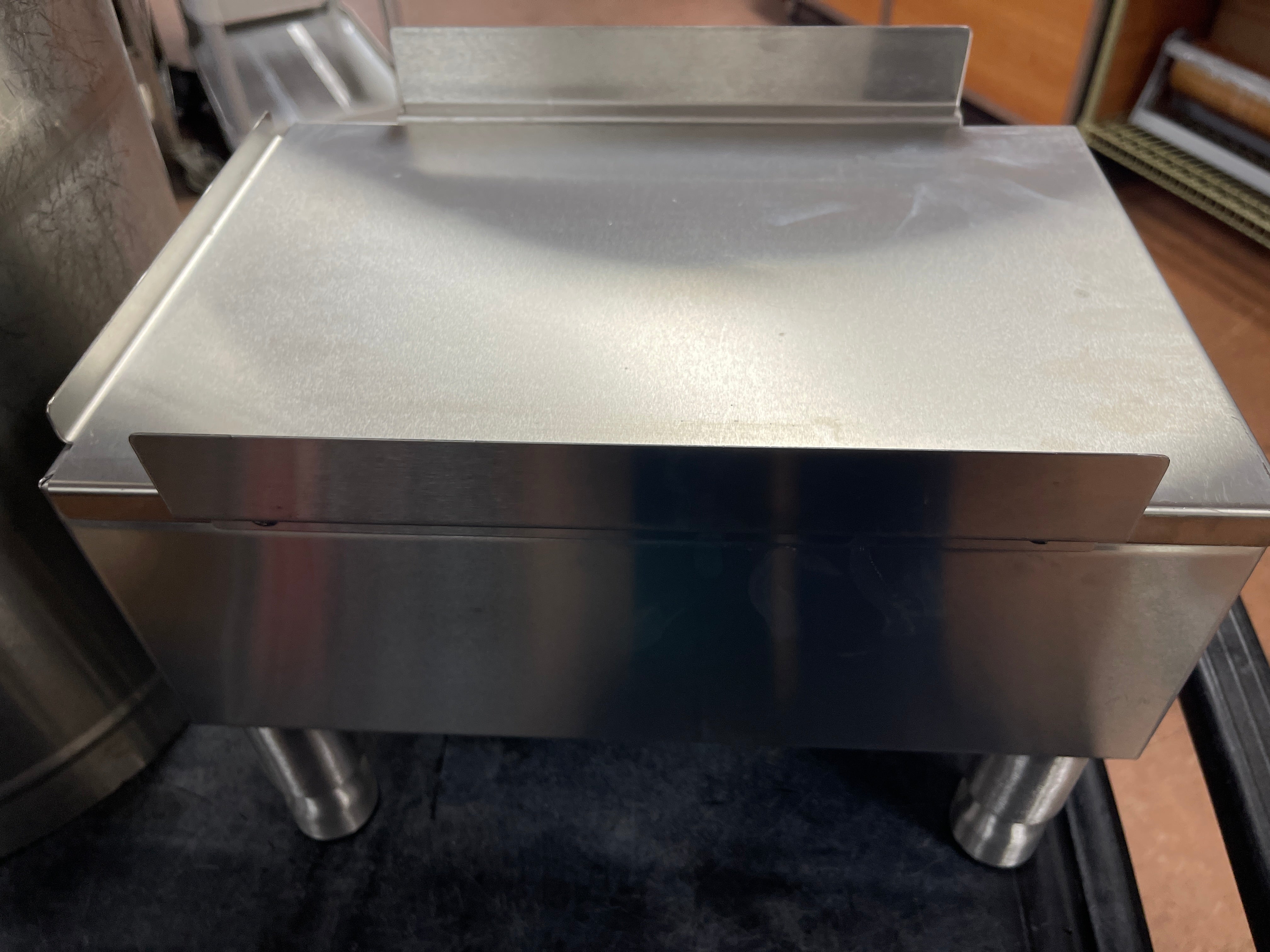 Used Curtis TCORS000 9 1/8" Remote Stand for 3 Gallon Iced Tea Dispenser -BH