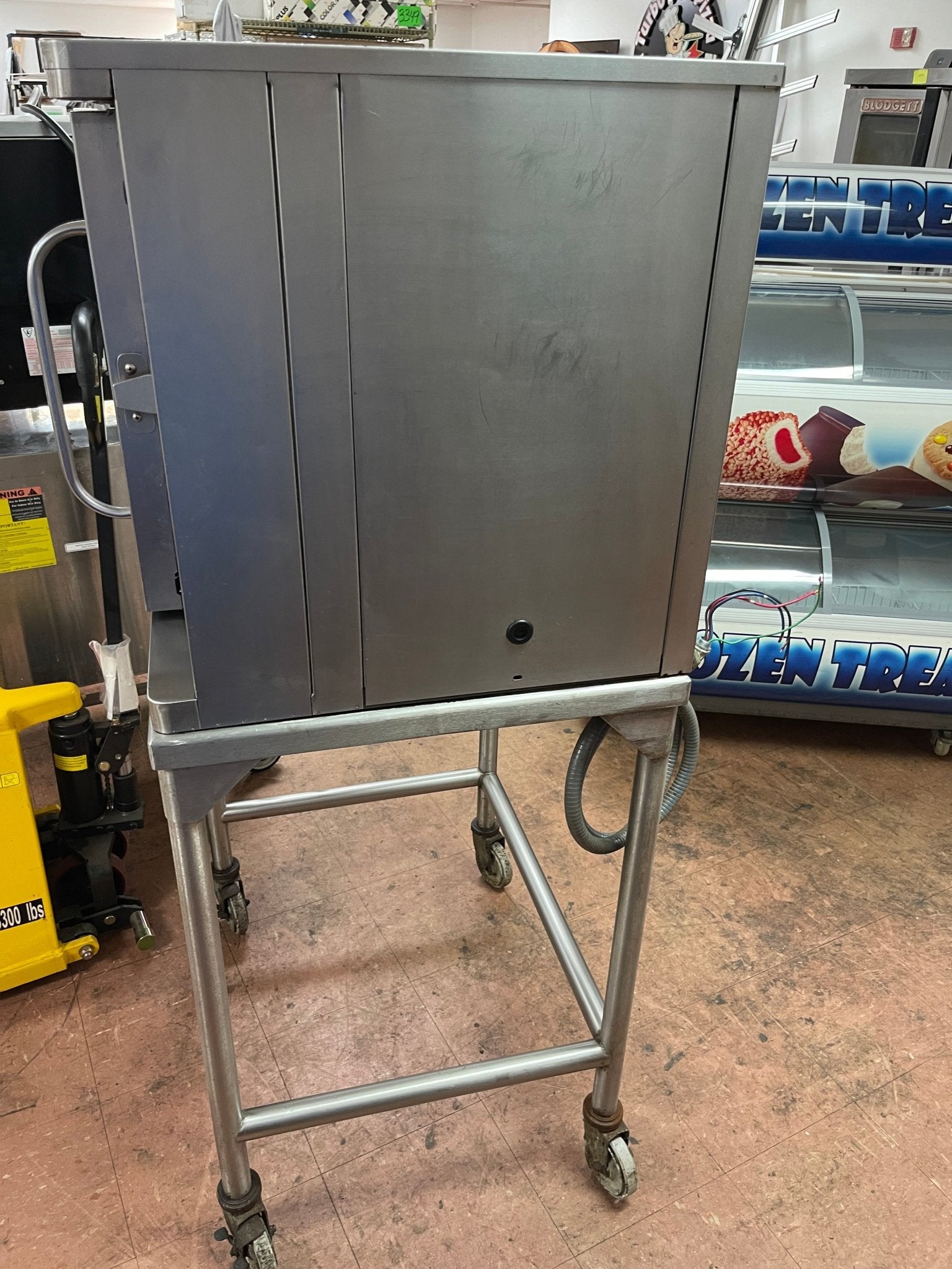 Used Blodgett IQ2 Half Sized Commercial Convection Oven 220V 3 Phase or Single Phase