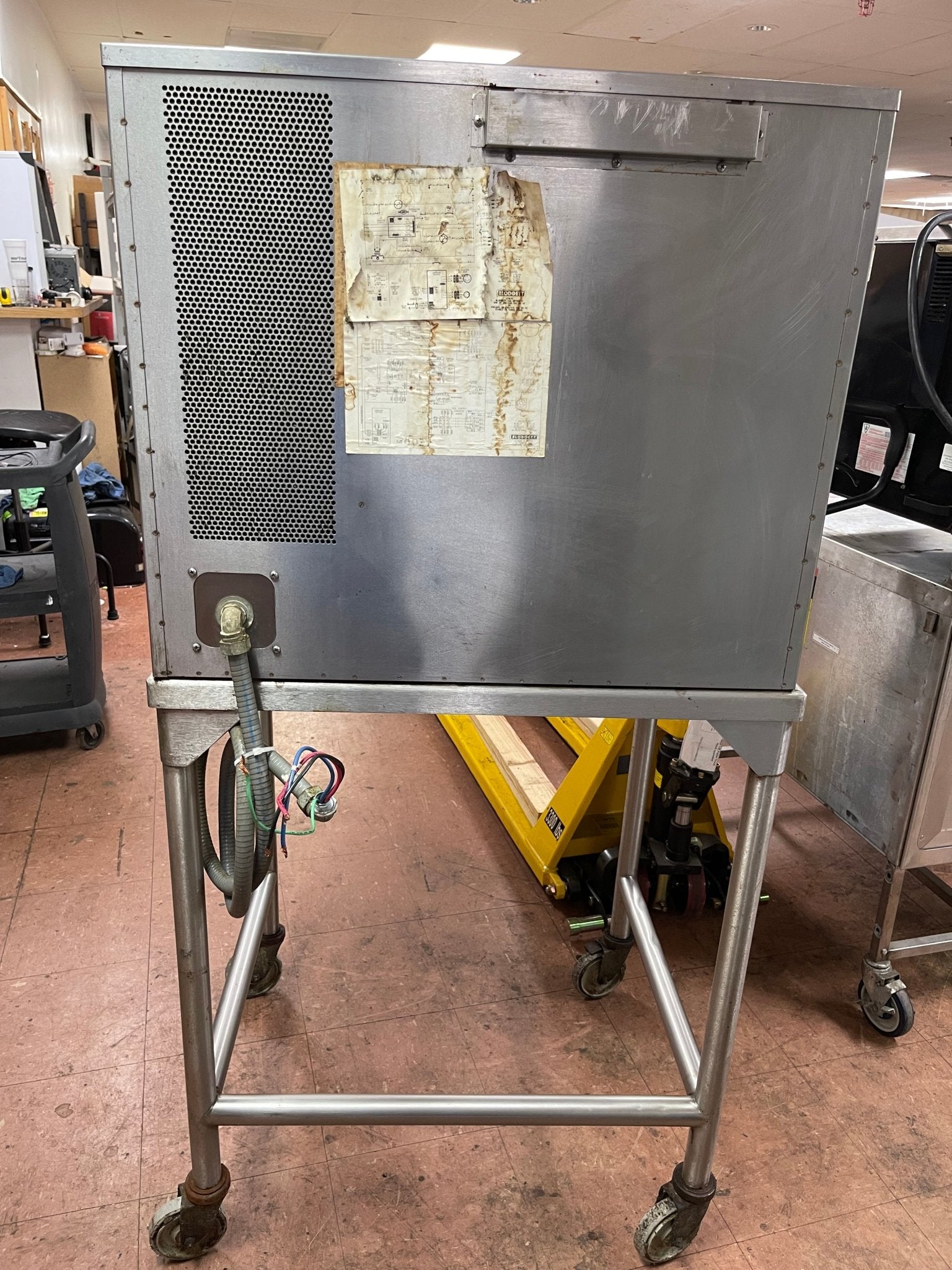 Used Blodgett IQ2 Half Sized Commercial Convection Oven 220V 3 Phase or Single Phase