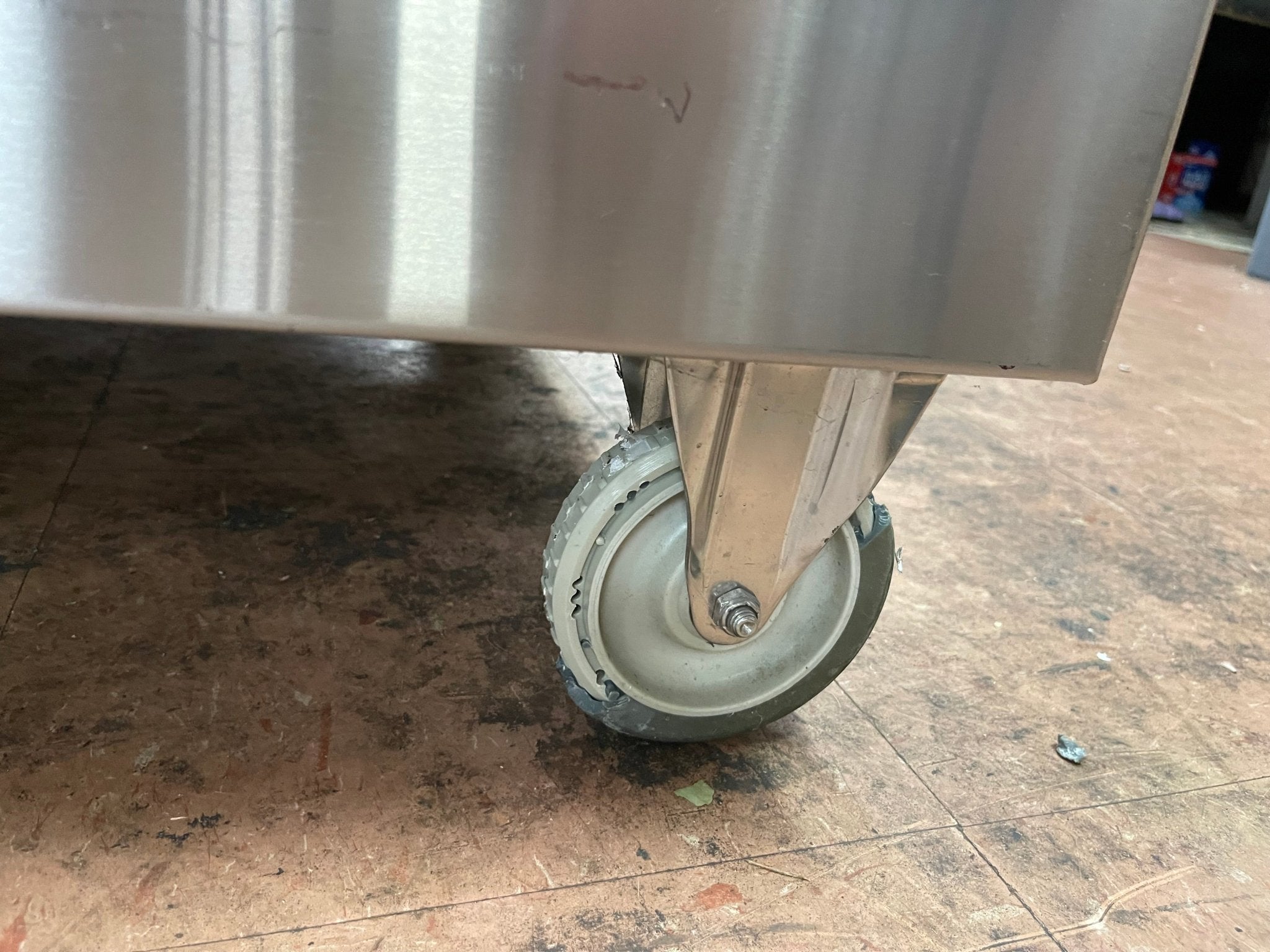 Used Federal CRB3628SS 36" Self Serve Refrigerated Merchandiser Display Cabinet 120V - Falcon Restaurant Supply - 10