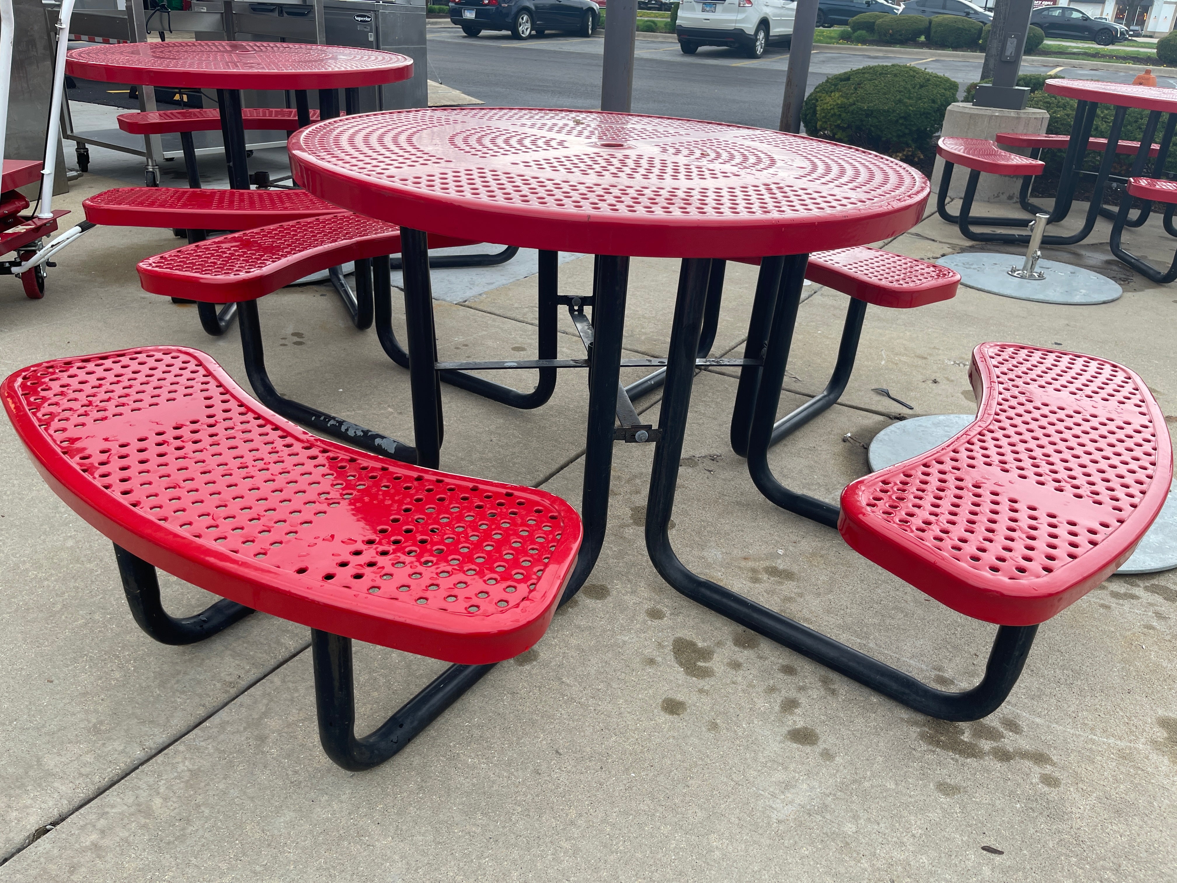 Used Commercial Outdoor Round Picnic Table - FG6 - SS354