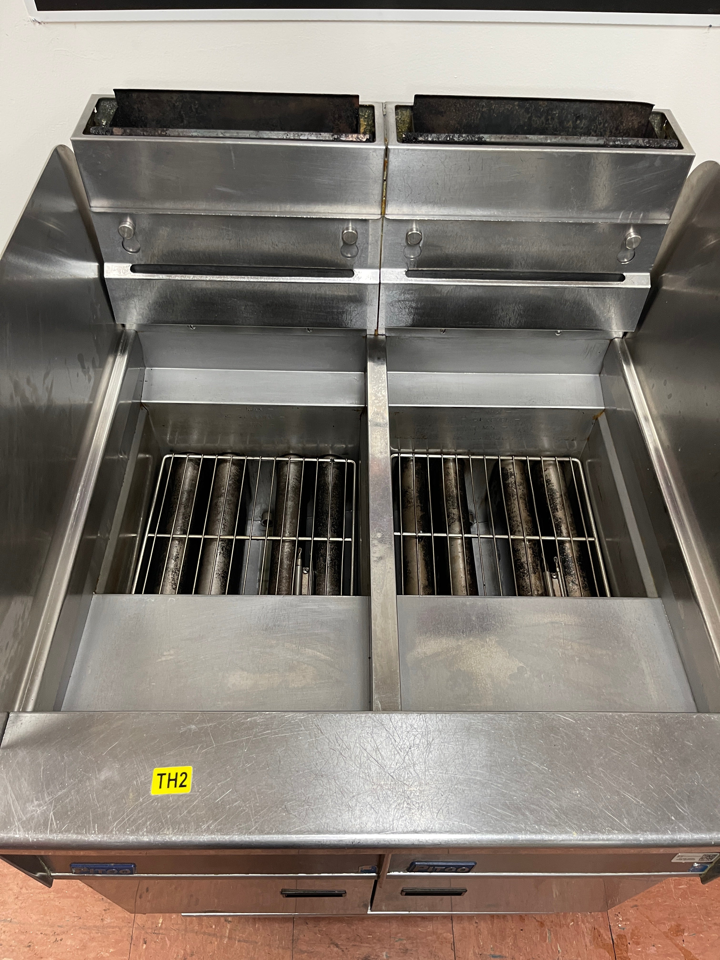 Used 2022 Pitco SG14S NG Fryer with (2) 50 lb. Frypots and Filter Drawer - TH2