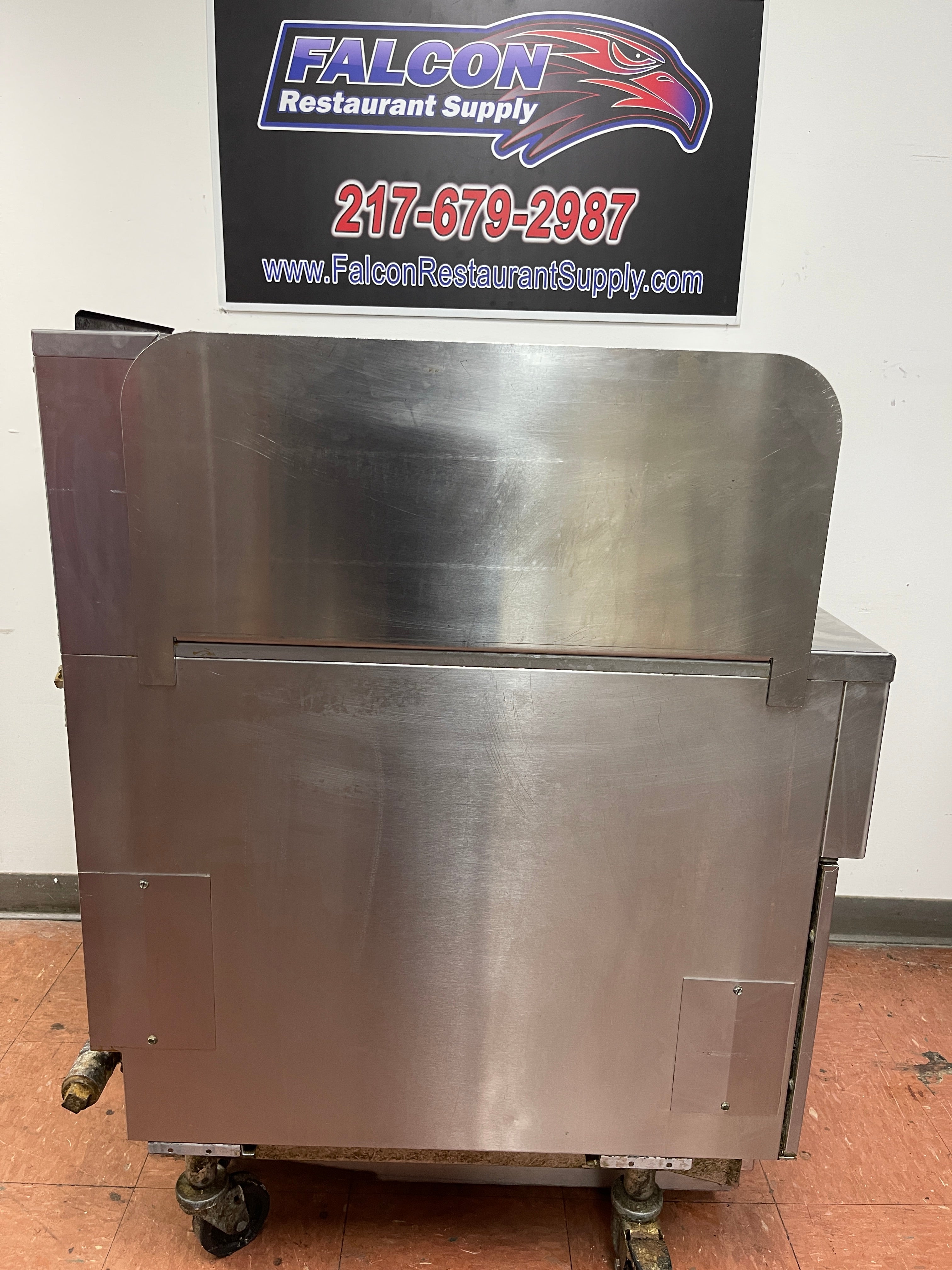 Used 2022 Pitco SG14S NG Fryer with (2) 50 lb. Frypots and Filter Drawer - TH2