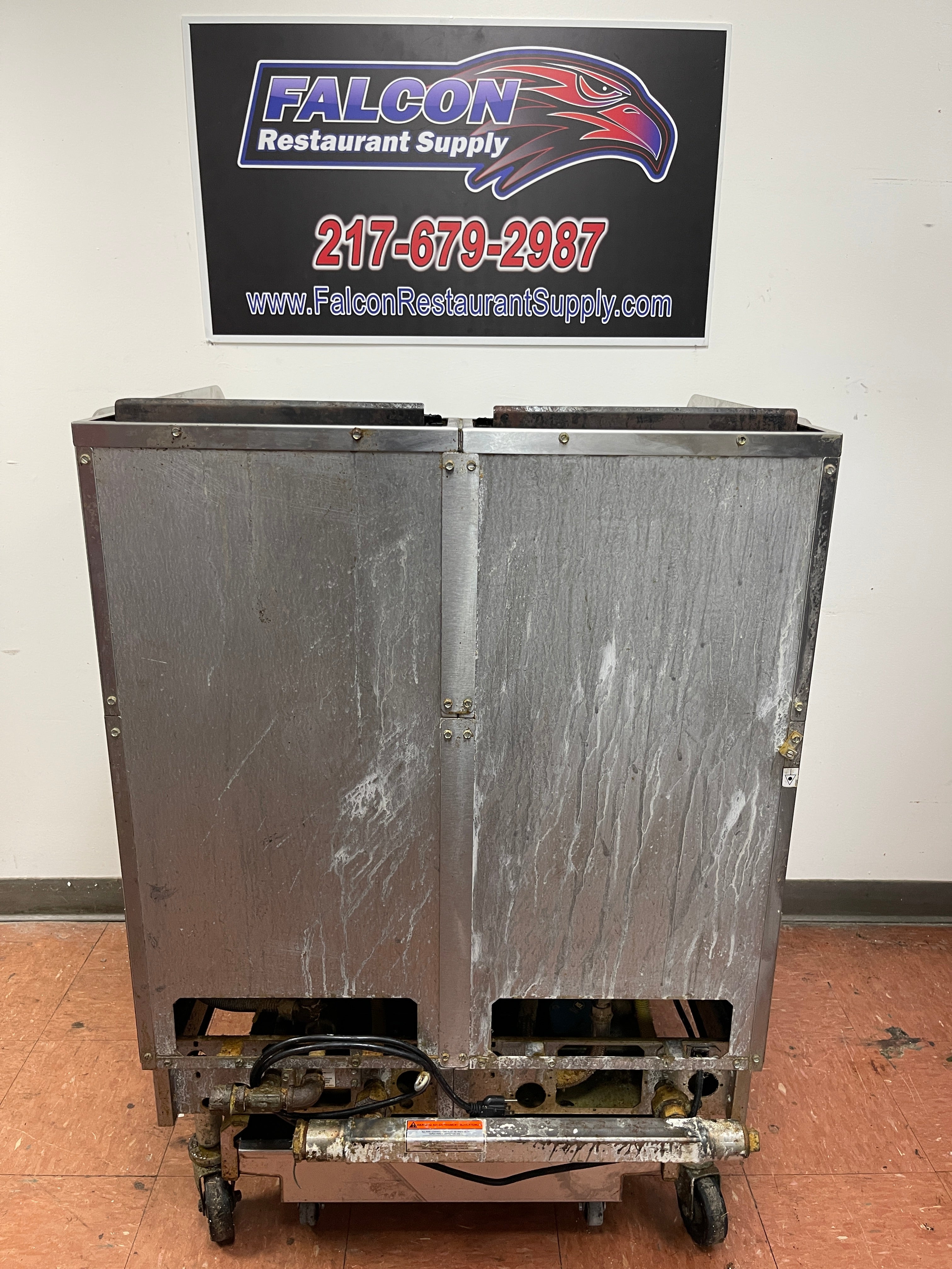 Used 2022 Pitco SG14S NG Fryer with (2) 50 lb. Frypots and Filter Drawer - TH2
