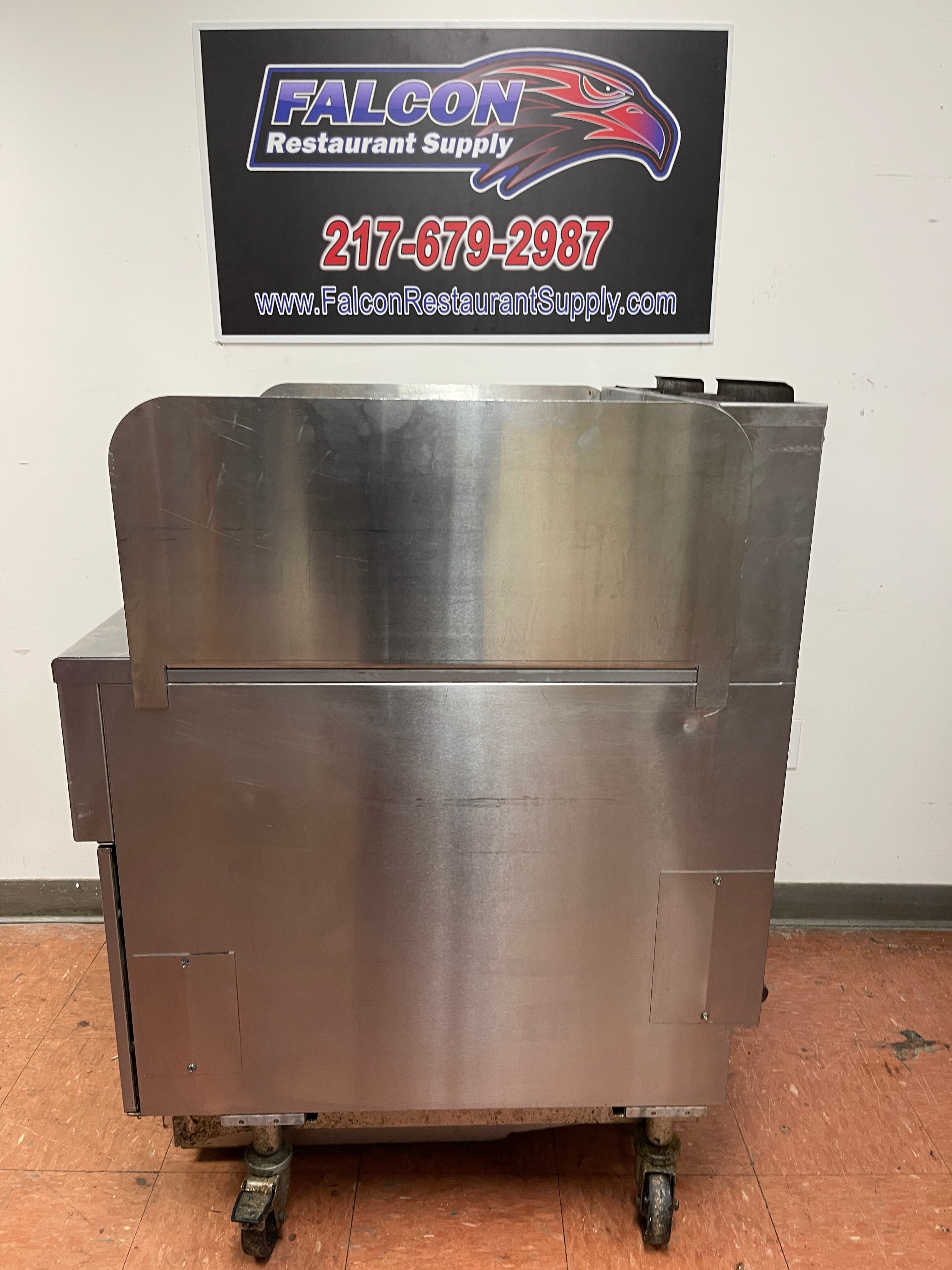 Used 2022 Pitco SG14S NG Fryer with (2) 50 lb. Frypots and Filter Drawer - TH2