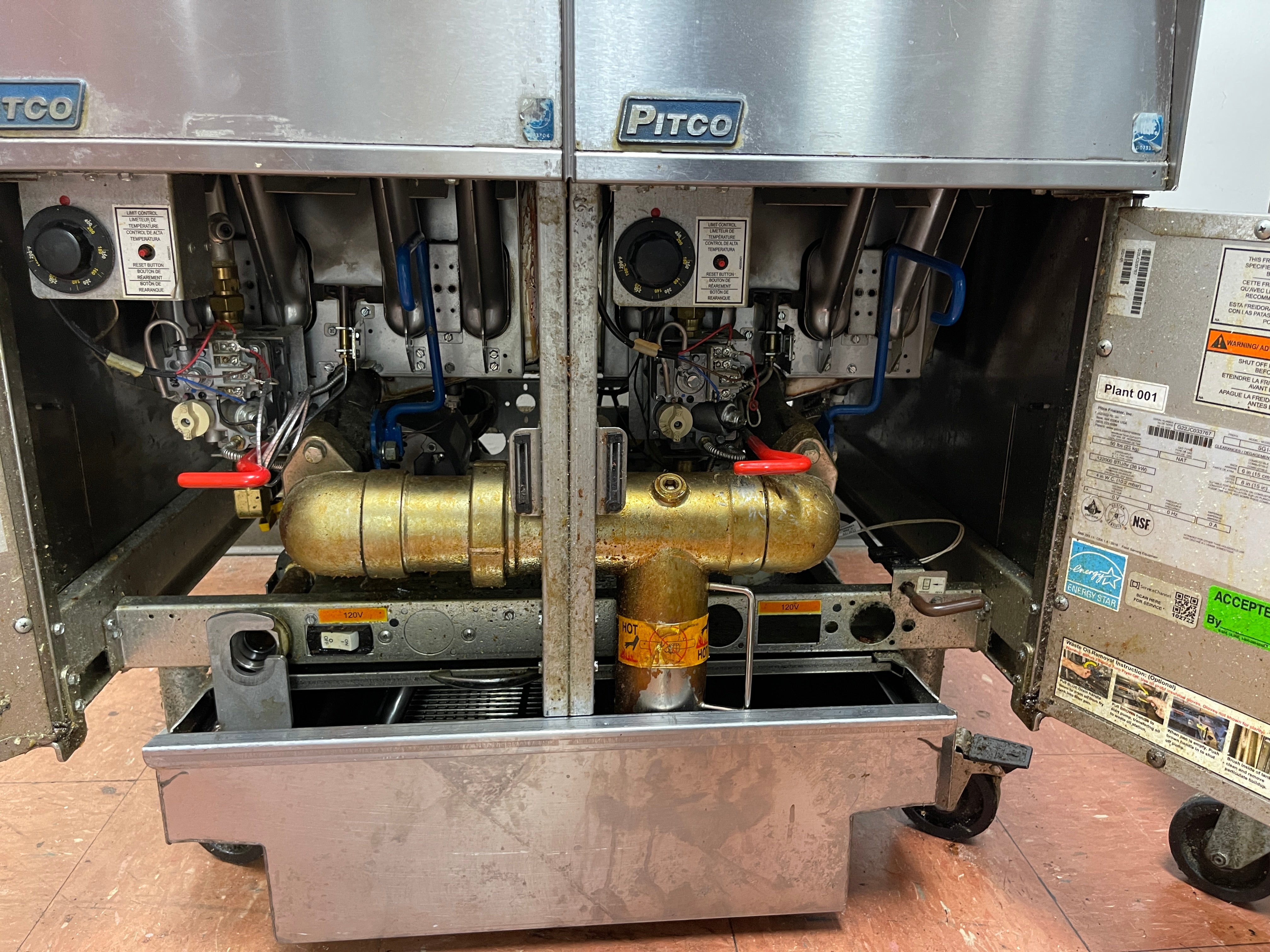 Used 2022 Pitco SG14S NG Fryer with (2) 50 lb. Frypots and Filter Drawer - TH2 - 2
