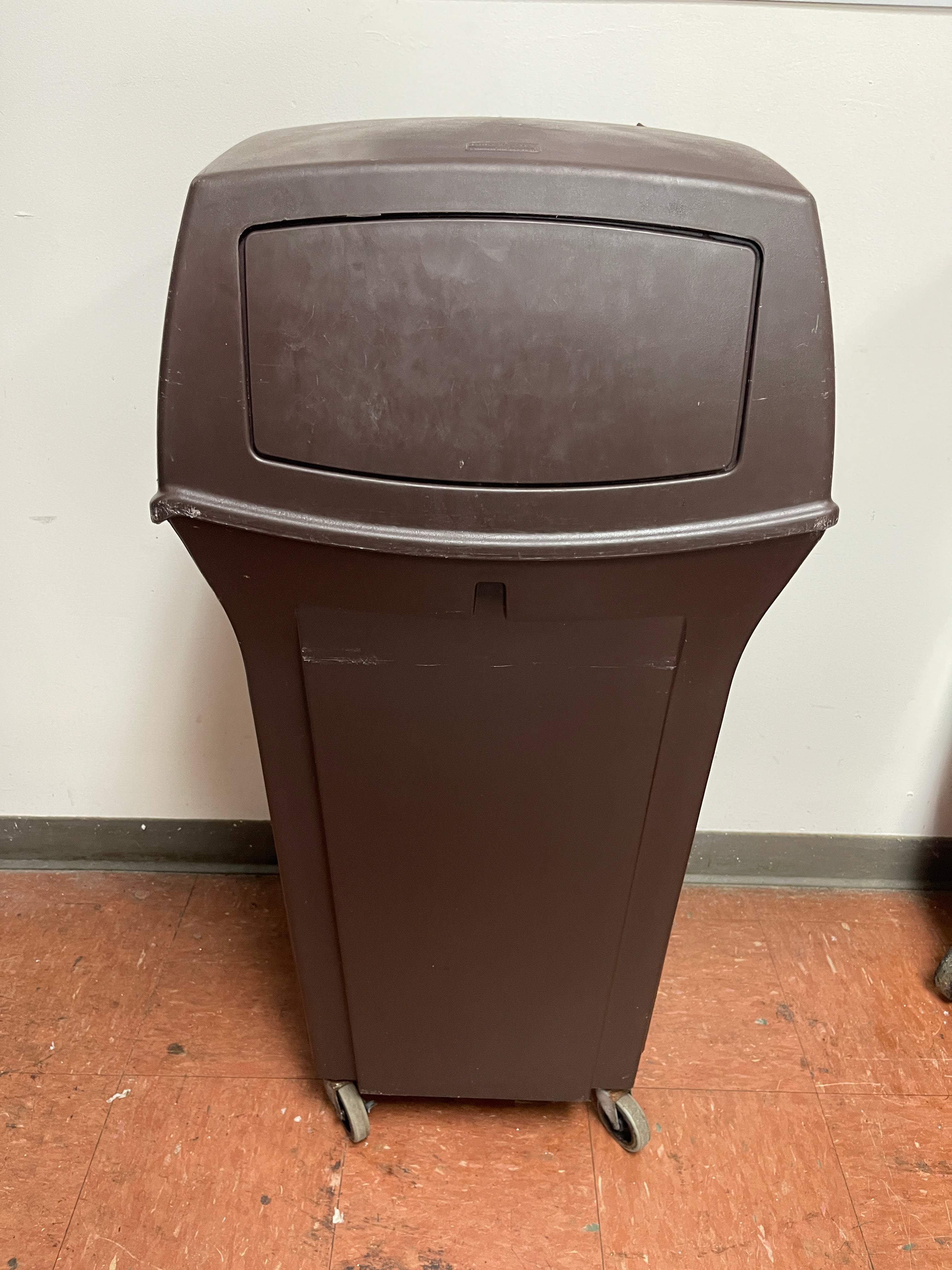 Used Rubbermaid 35 Gallon Plastic Square 2 Door Trash Can on Casters - FG6