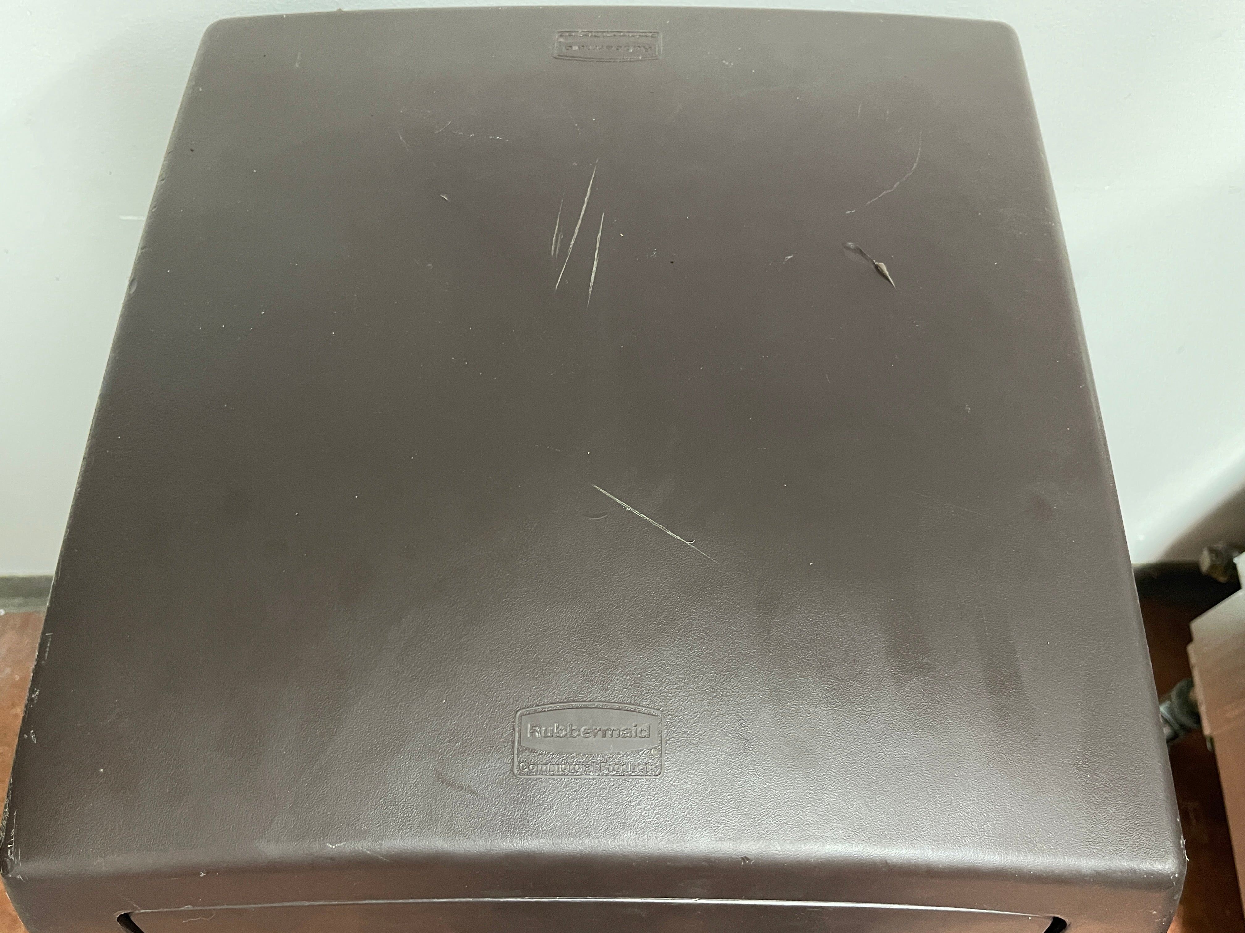 Used Rubbermaid 35 Gallon Plastic Square 2 Door Trash Can on Casters - FG6