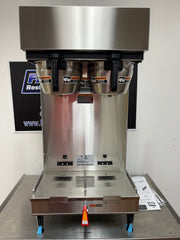 Unused Bunn 33500.0013 Dual Soft Heat DBC Coffee Brewer with Lower Faucet - 120/208V - F1