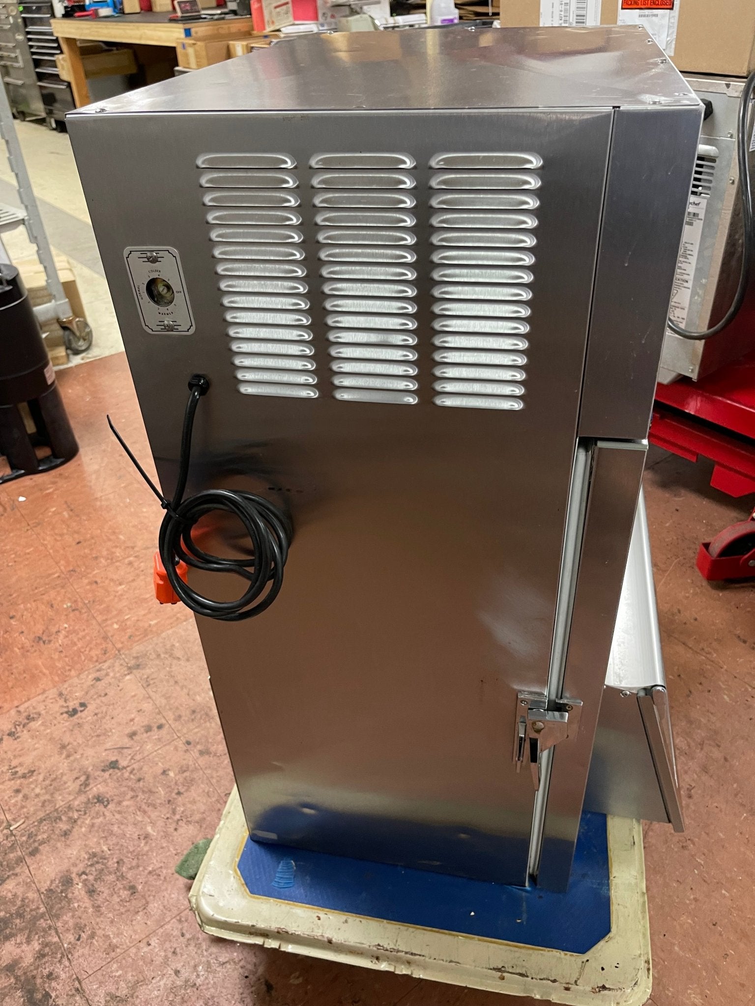 Used Silver King 25" Refrigerated Lettuce Crisper/Dispenser w/ (50) Head Capacity 120V - Falcon Restaurant Supply - 5