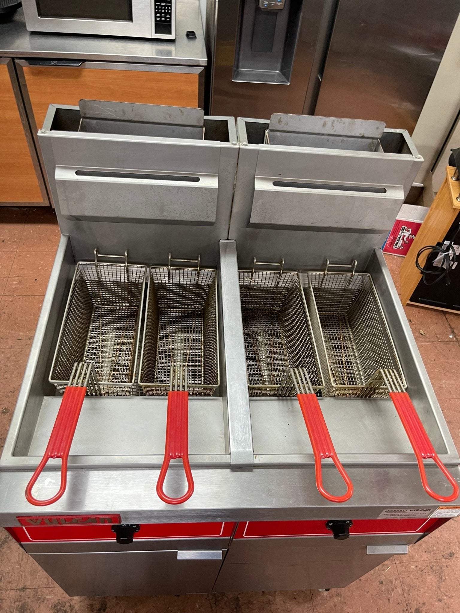 Used Vulcan Stainless Steel Propane Gas Fryer 2GRS35 Dual 35lb - LPG - Falcon Restaurant Supply - 3