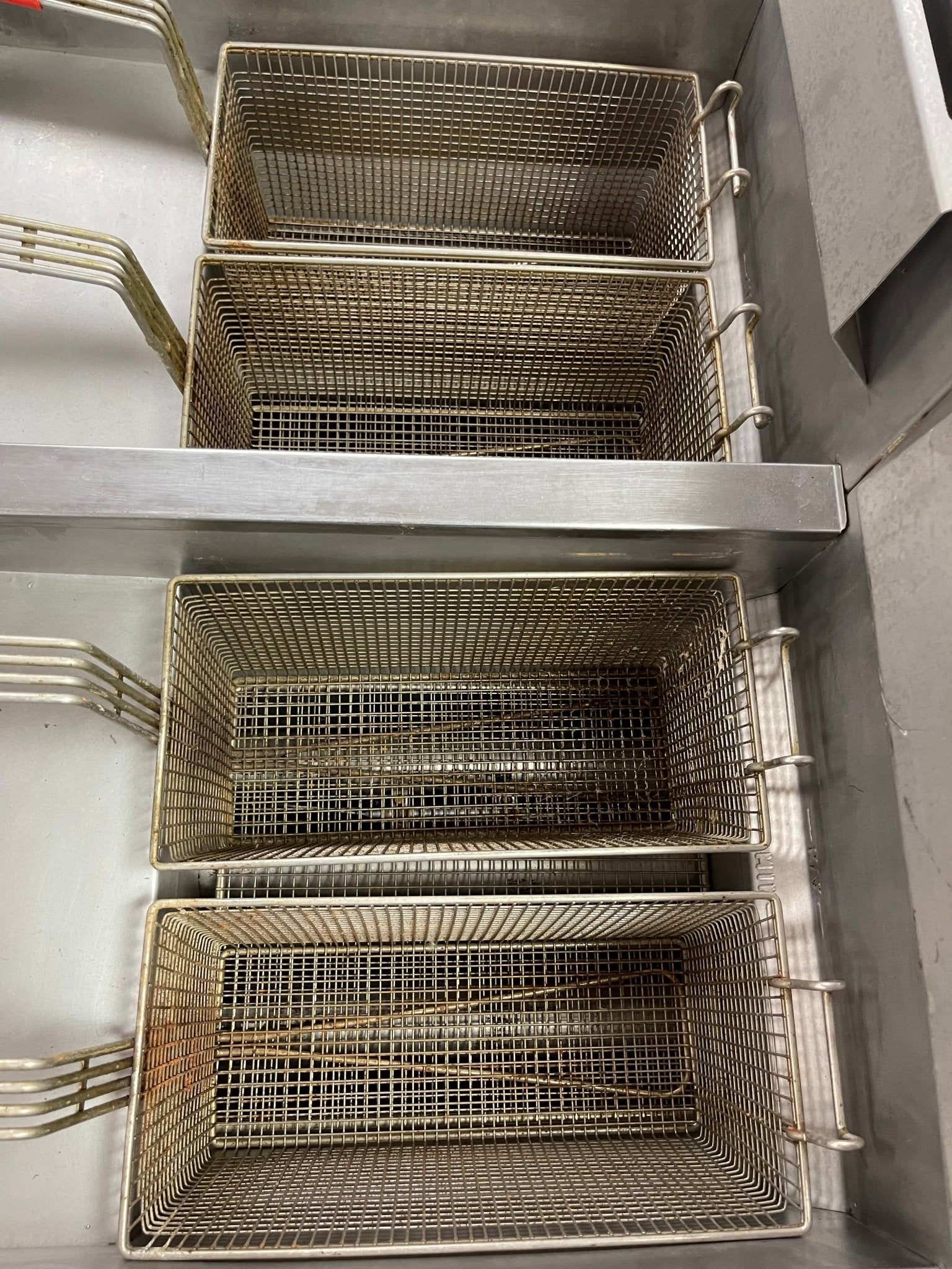 Used Vulcan Stainless Steel Propane Gas Fryer 2GRS35 Dual 35lb - LPG - Falcon Restaurant Supply - 9