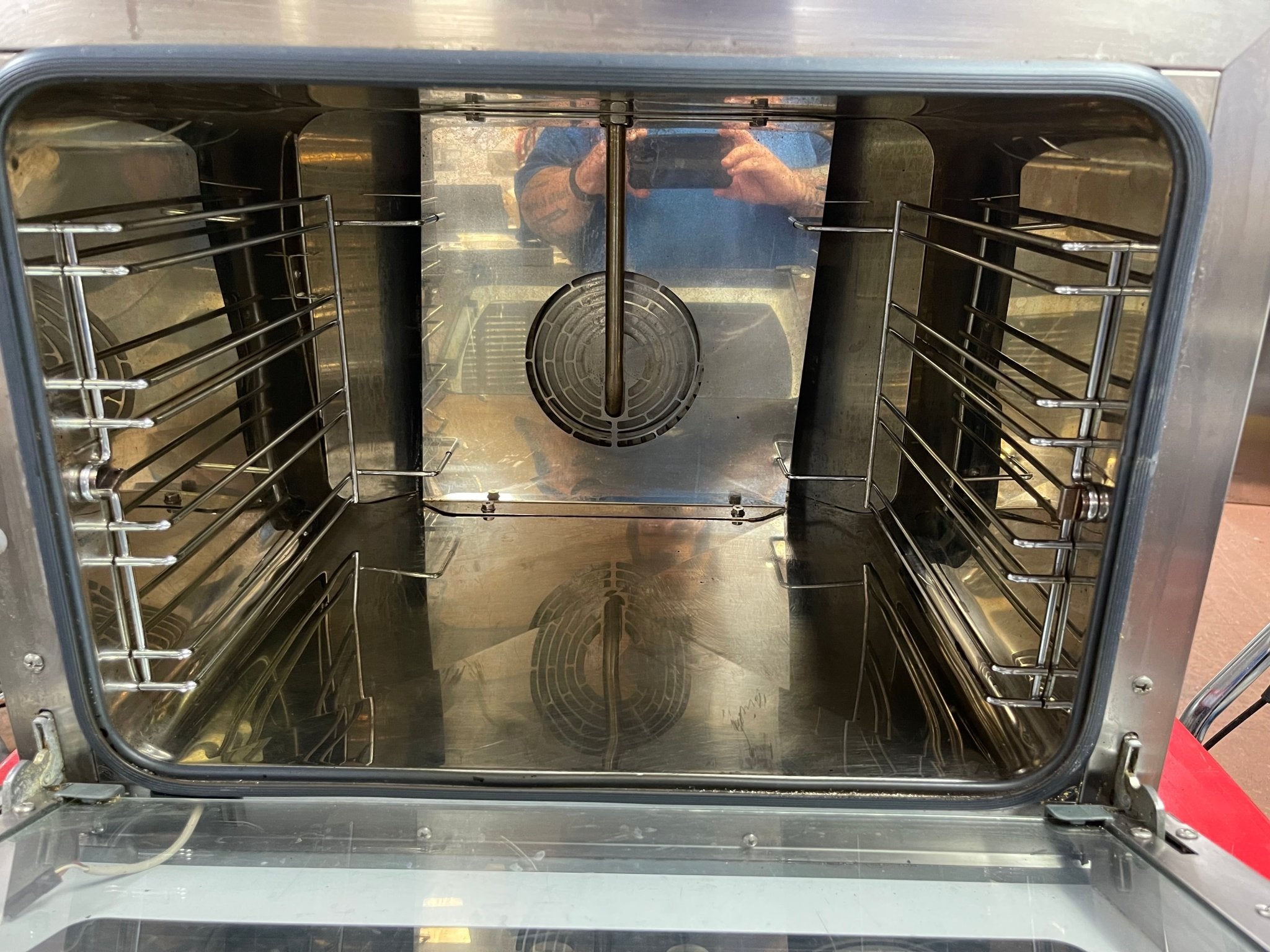 Used Cadco Arianna 4 - Shelf Half Size Countertop Convection Oven 220V - Falcon Restaurant Supply - 3