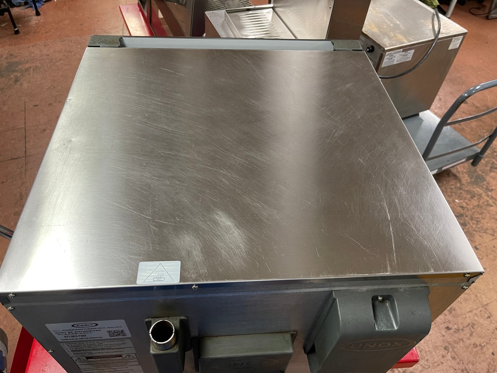 Used Cadco Arianna 4 - Shelf Half Size Countertop Convection Oven 220V - Falcon Restaurant Supply - 6