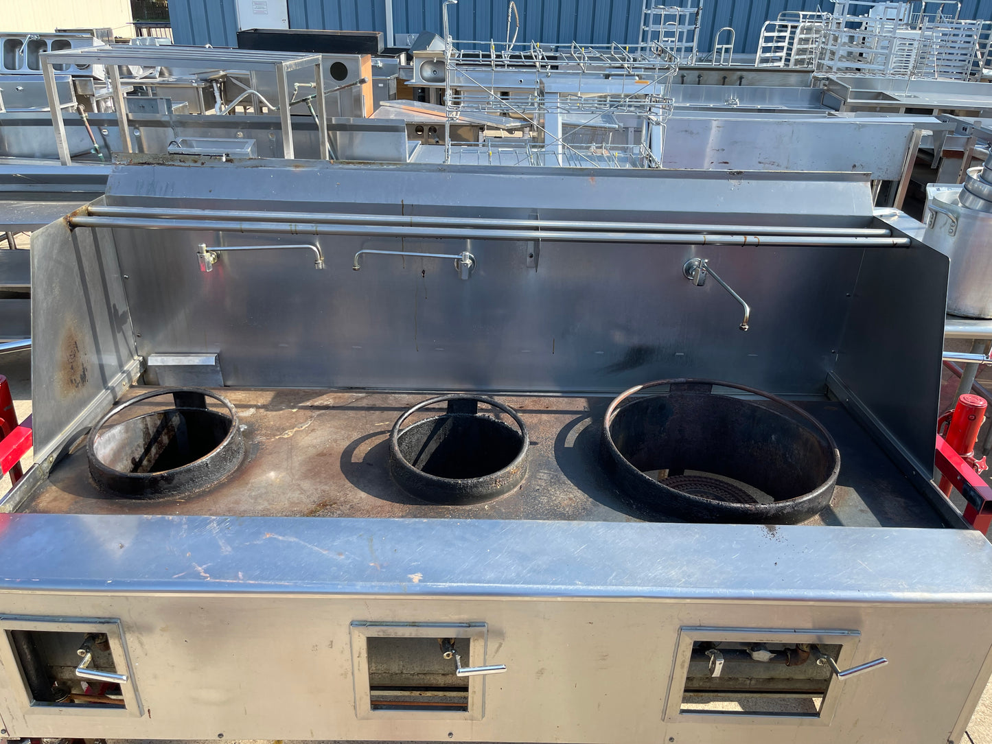 Used 3 Burner Natural Gas Commercial Wok Range With 3 Swing Faucets