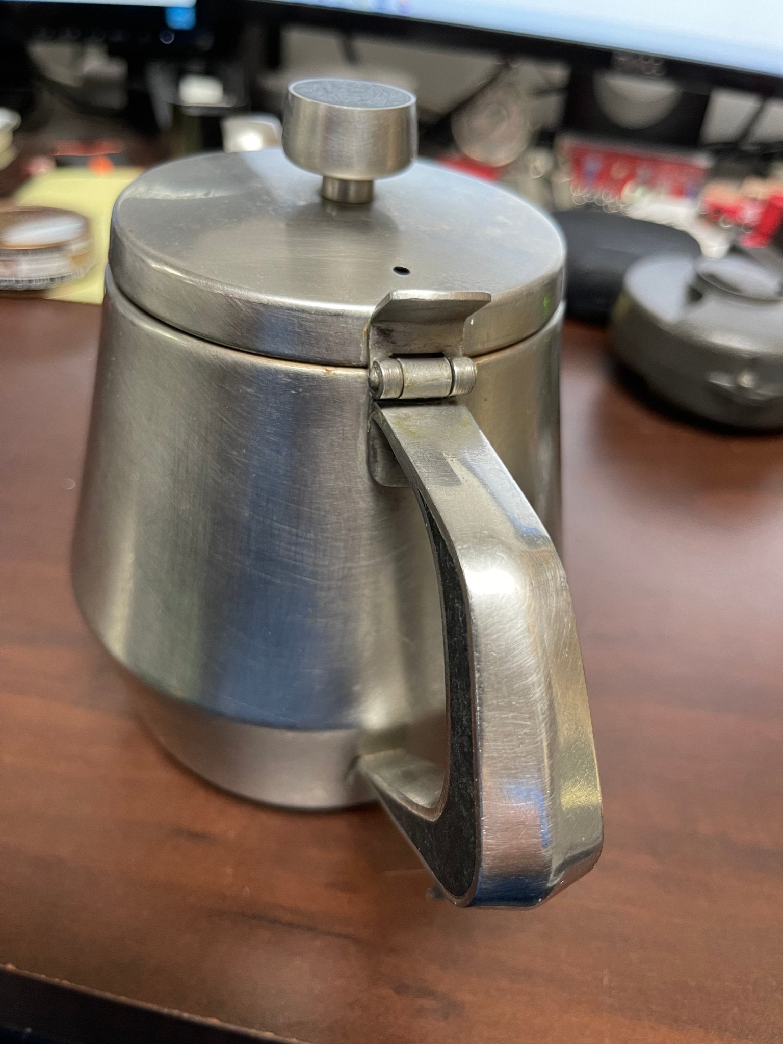 Used Stainless Steel Brushed finish 28oz. Gooseneck Teapot - Falcon Restaurant Supply - 3