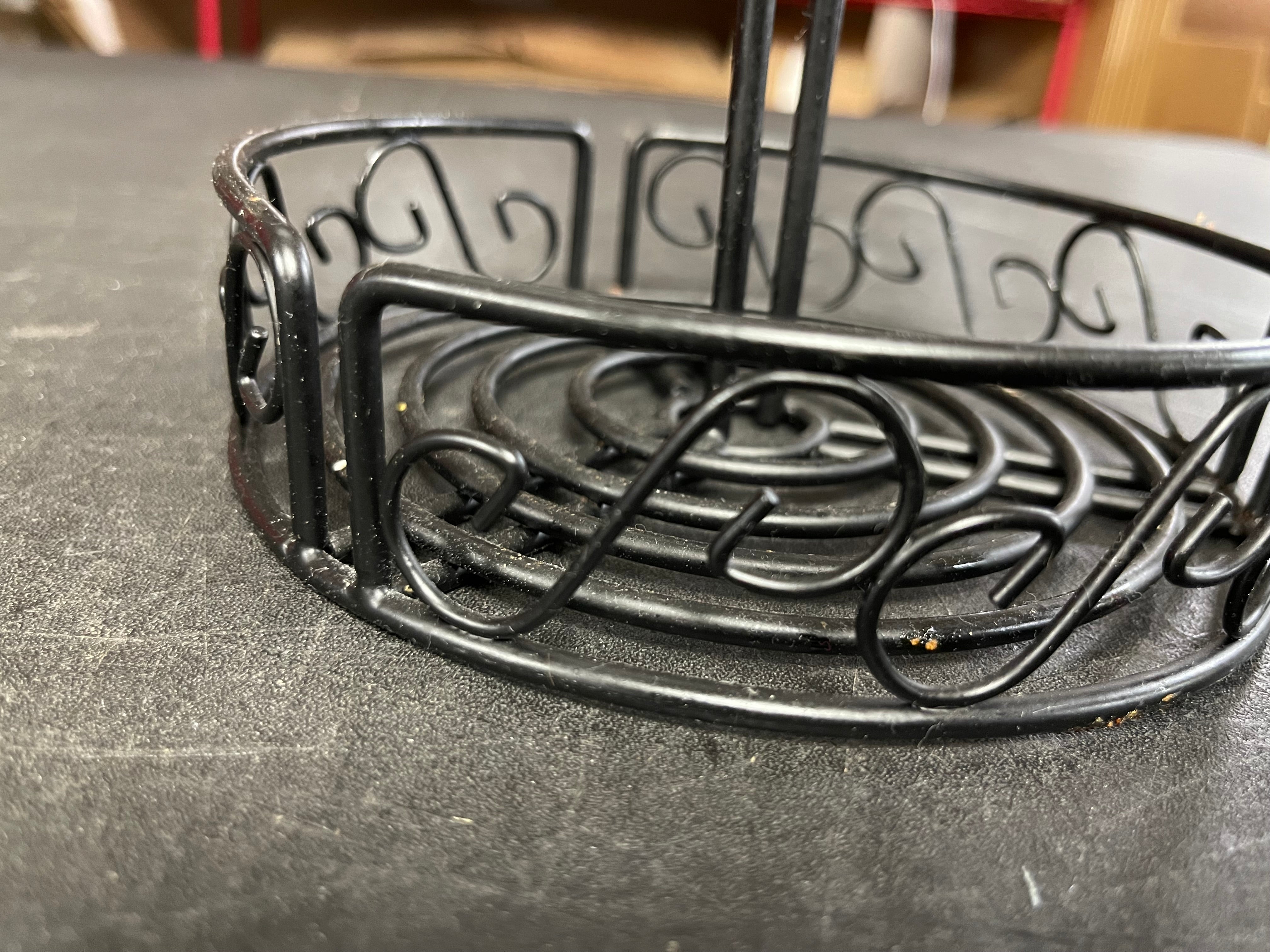 Used Winco WBKH-6R, Round Condiment Table Caddy, 6-1/4", Black Wire