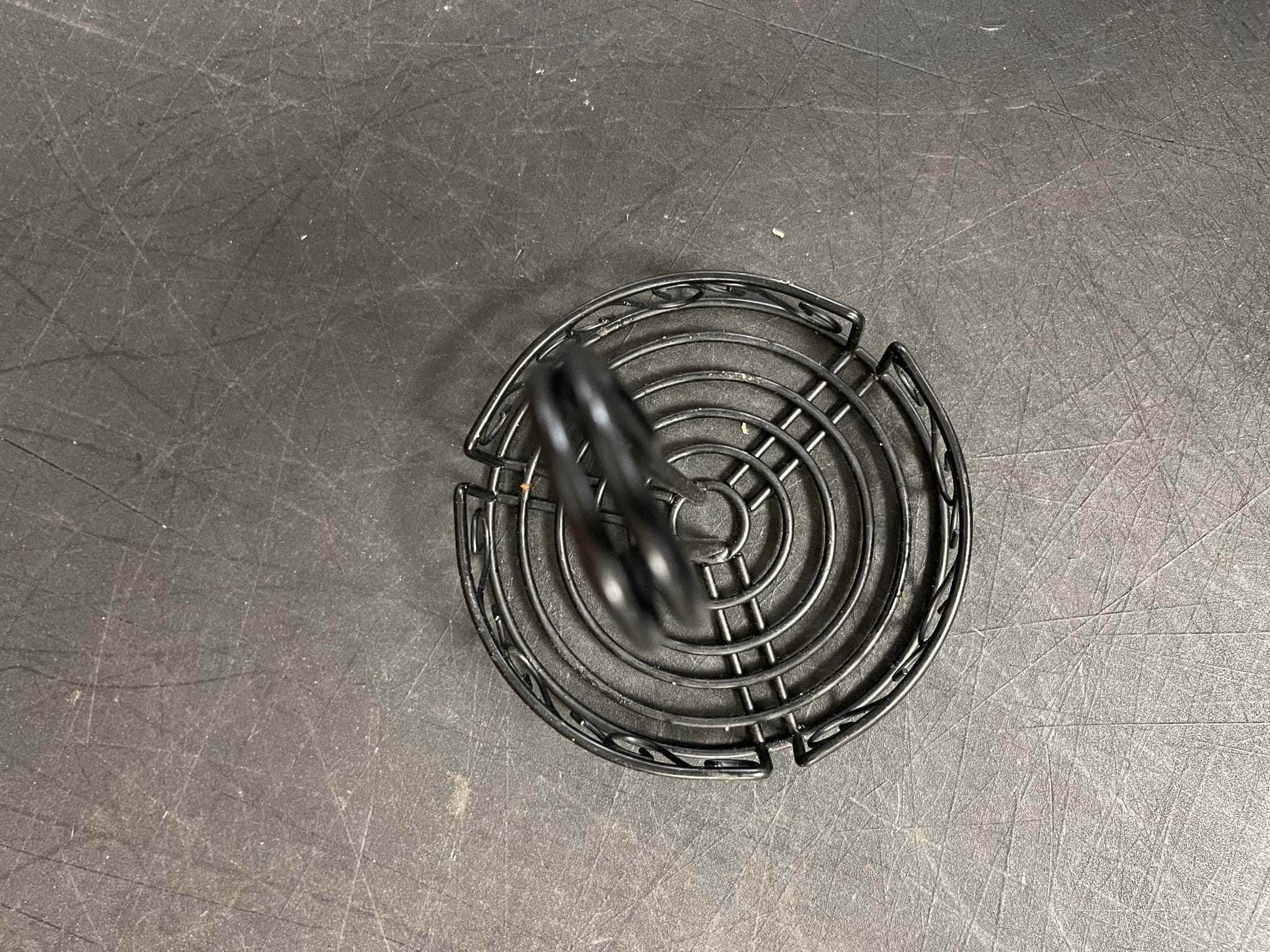Used Winco WBKH - 6R, Round Condiment Table Caddy, 6 - 1/4", Black Wire - Falcon Restaurant Supply - 4