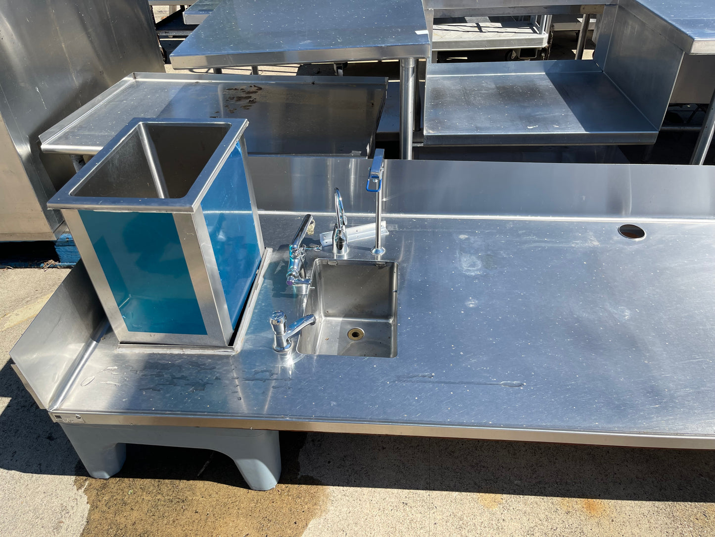 Used 136" Stainless Steel Counter with 2 Sink Compartments, Faucets and Ice Bin - SS5