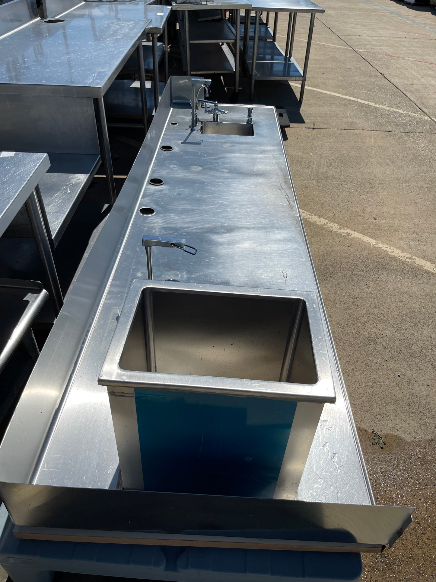 Used 136" Stainless Steel Counter with 2 Sink Compartments, Faucets and Ice Bin - SS5