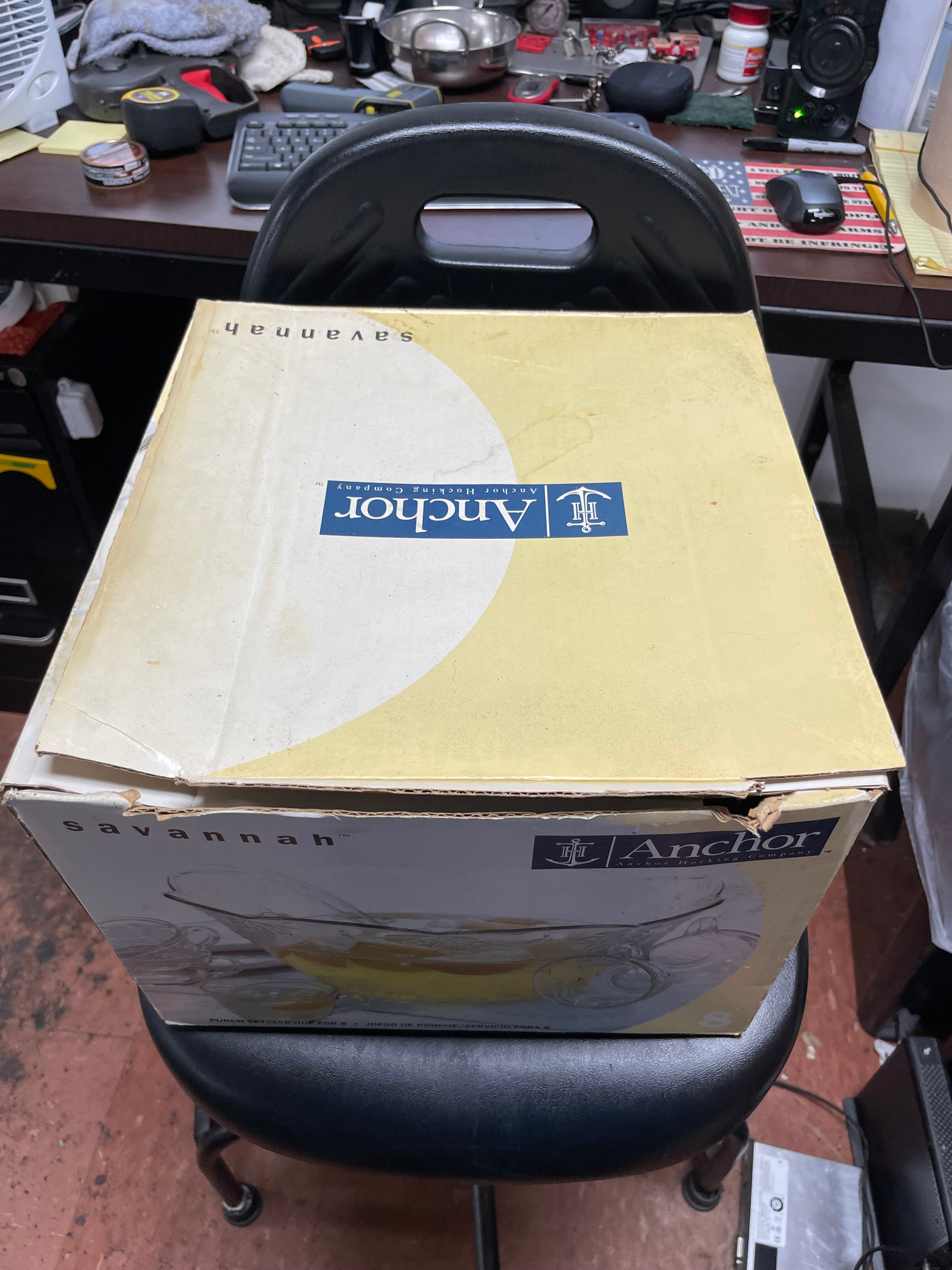 Used Anchor Savannah 7 Quart Glass Punch Bowl Set for 8